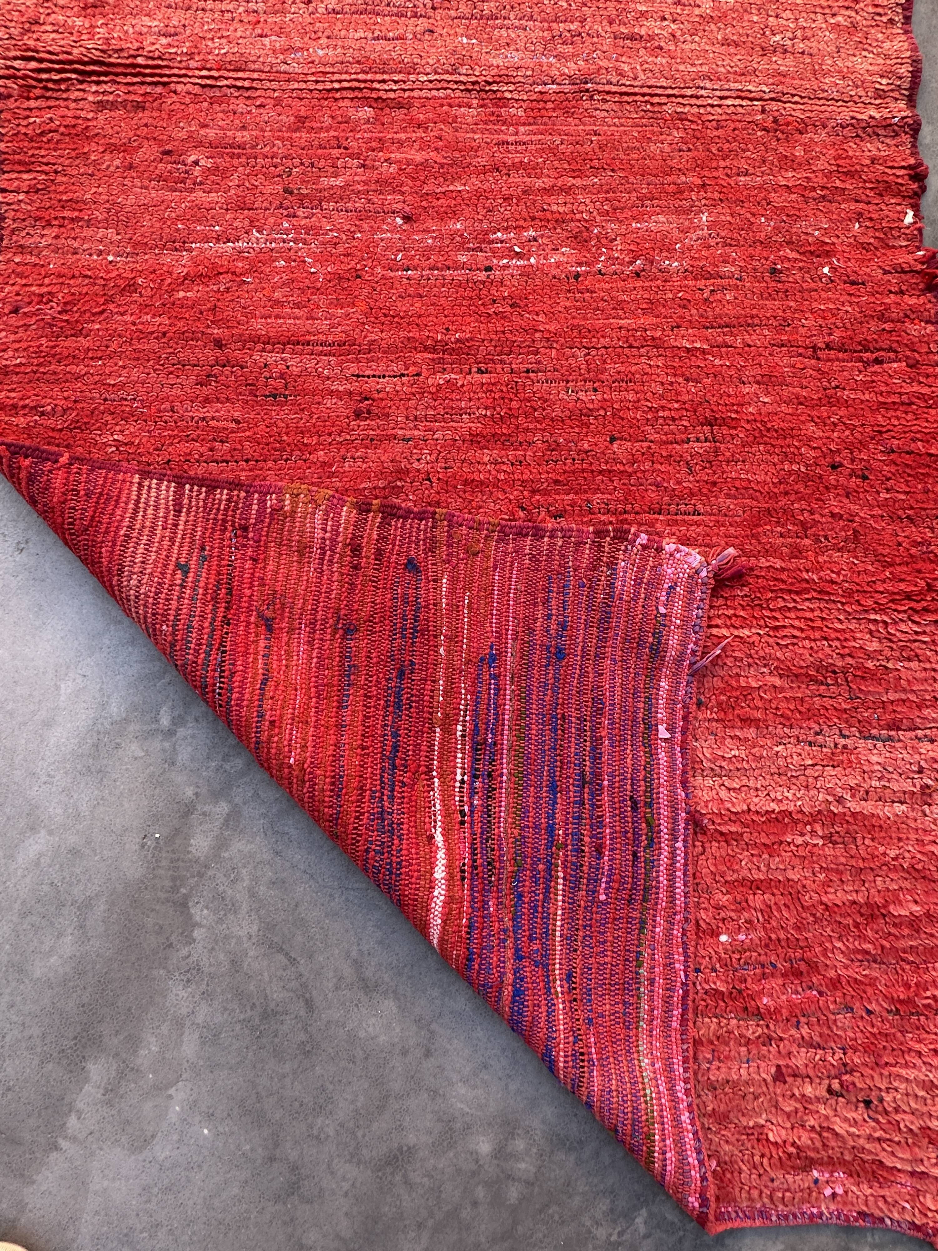 Red Boujad Moroccan rug - 223 x 107 cm