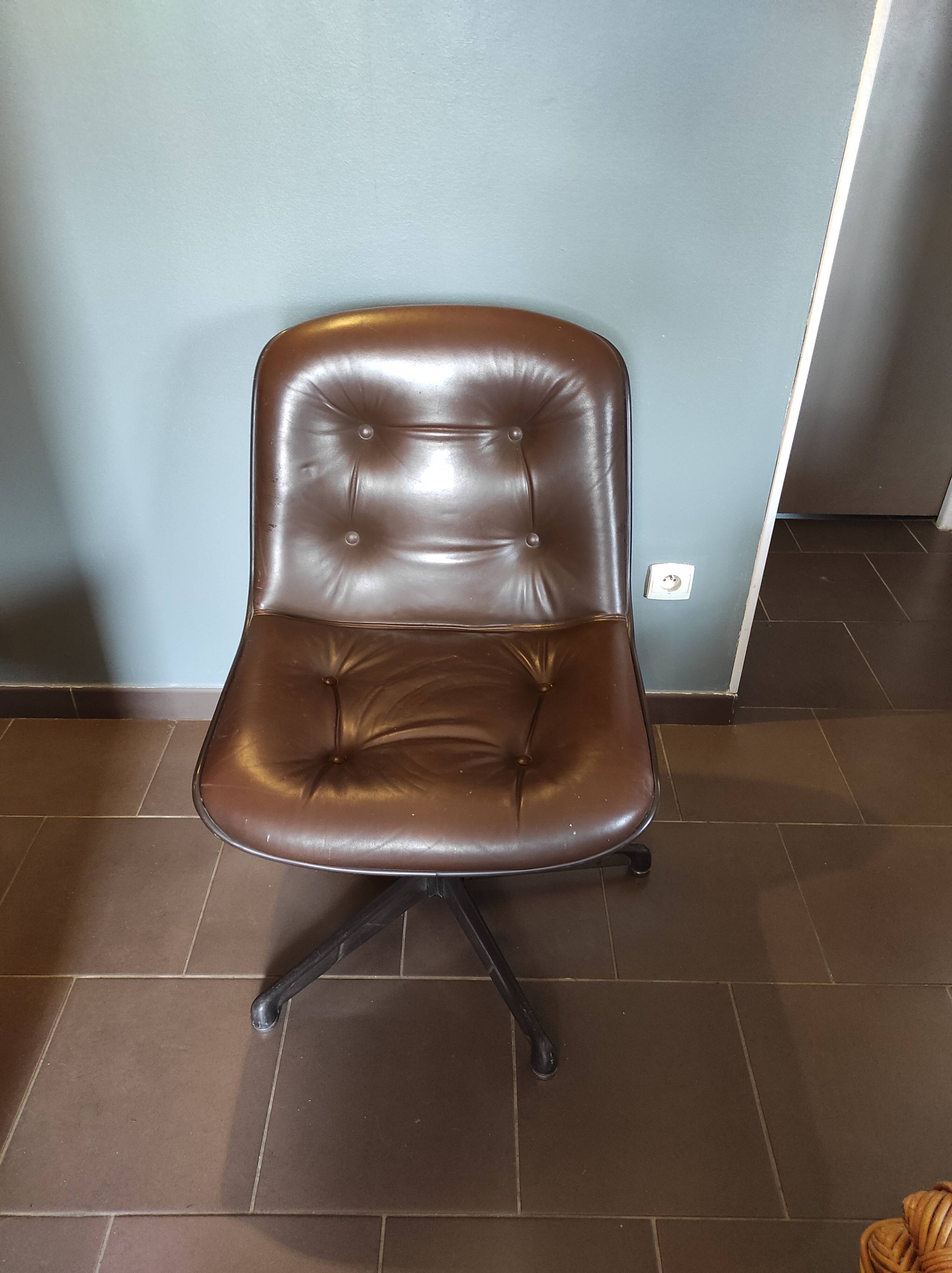 Leather armchair for Comforto