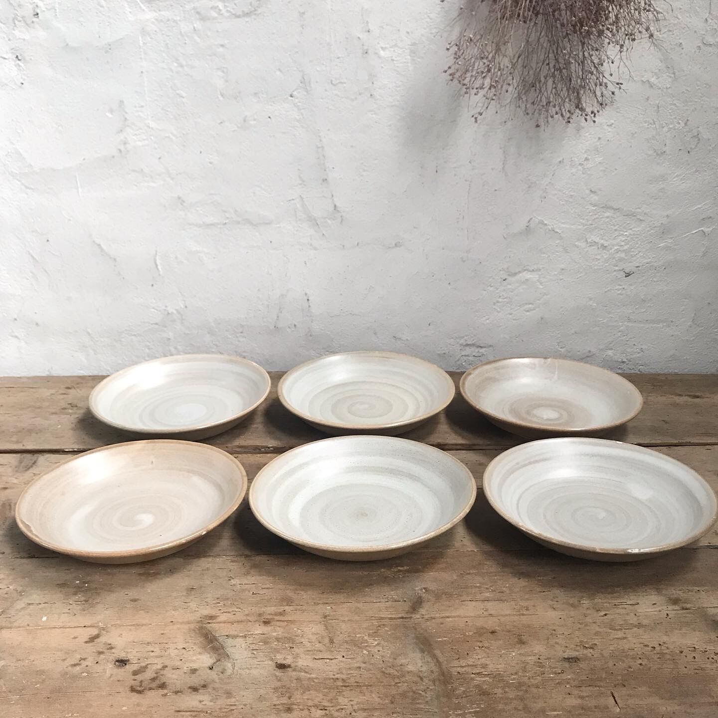 Set of 6 hollow stoneware plates