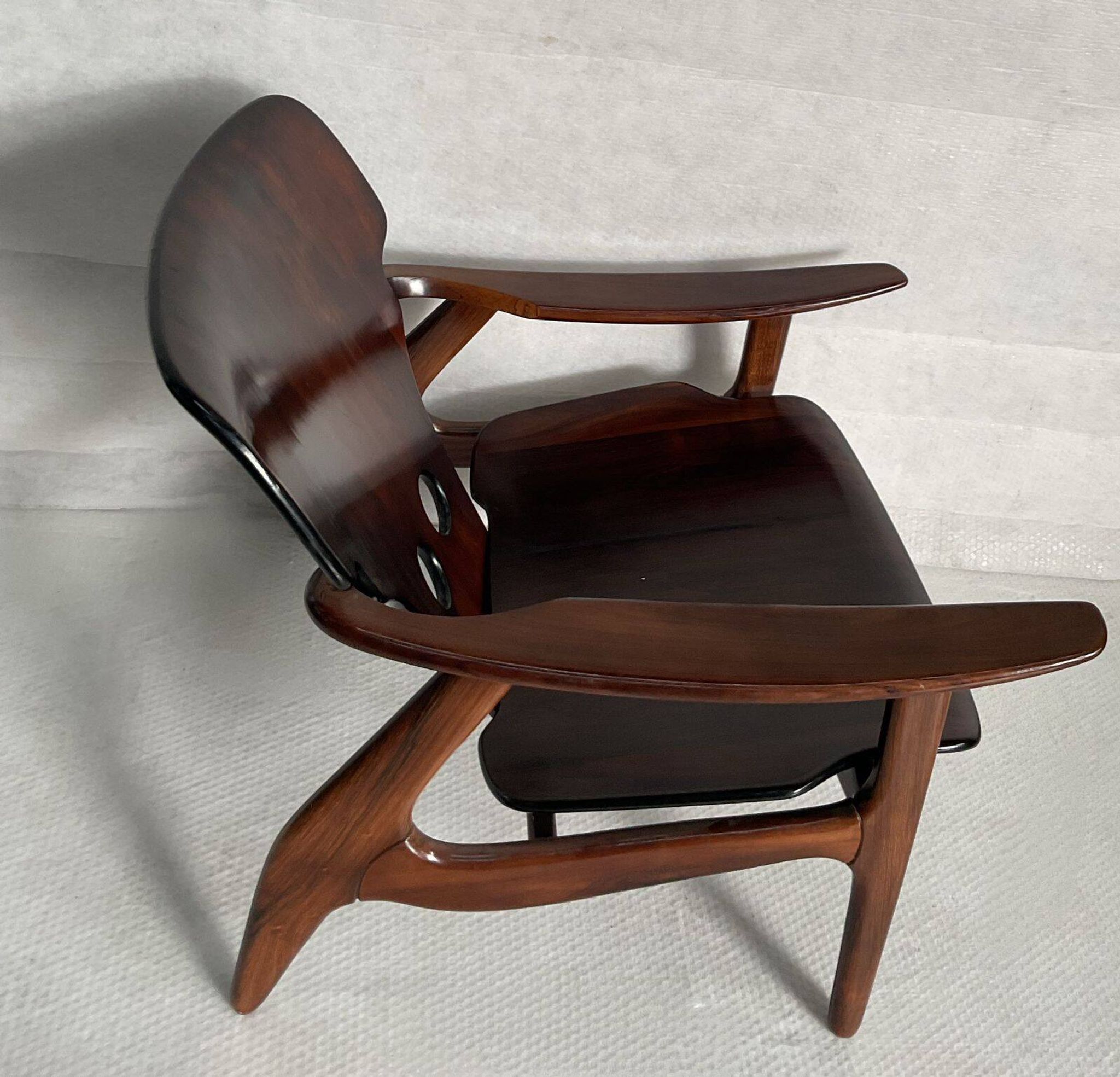 Pair of Diz armchairs, Sergio Rodrigues