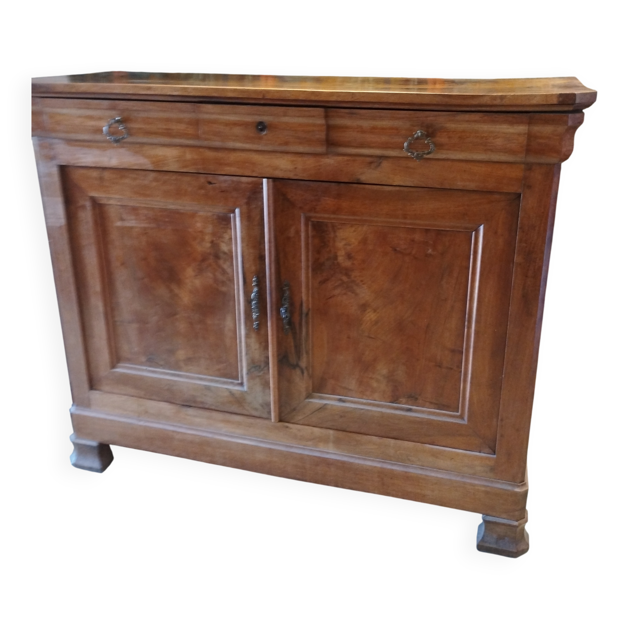 Buffet en noyer massif