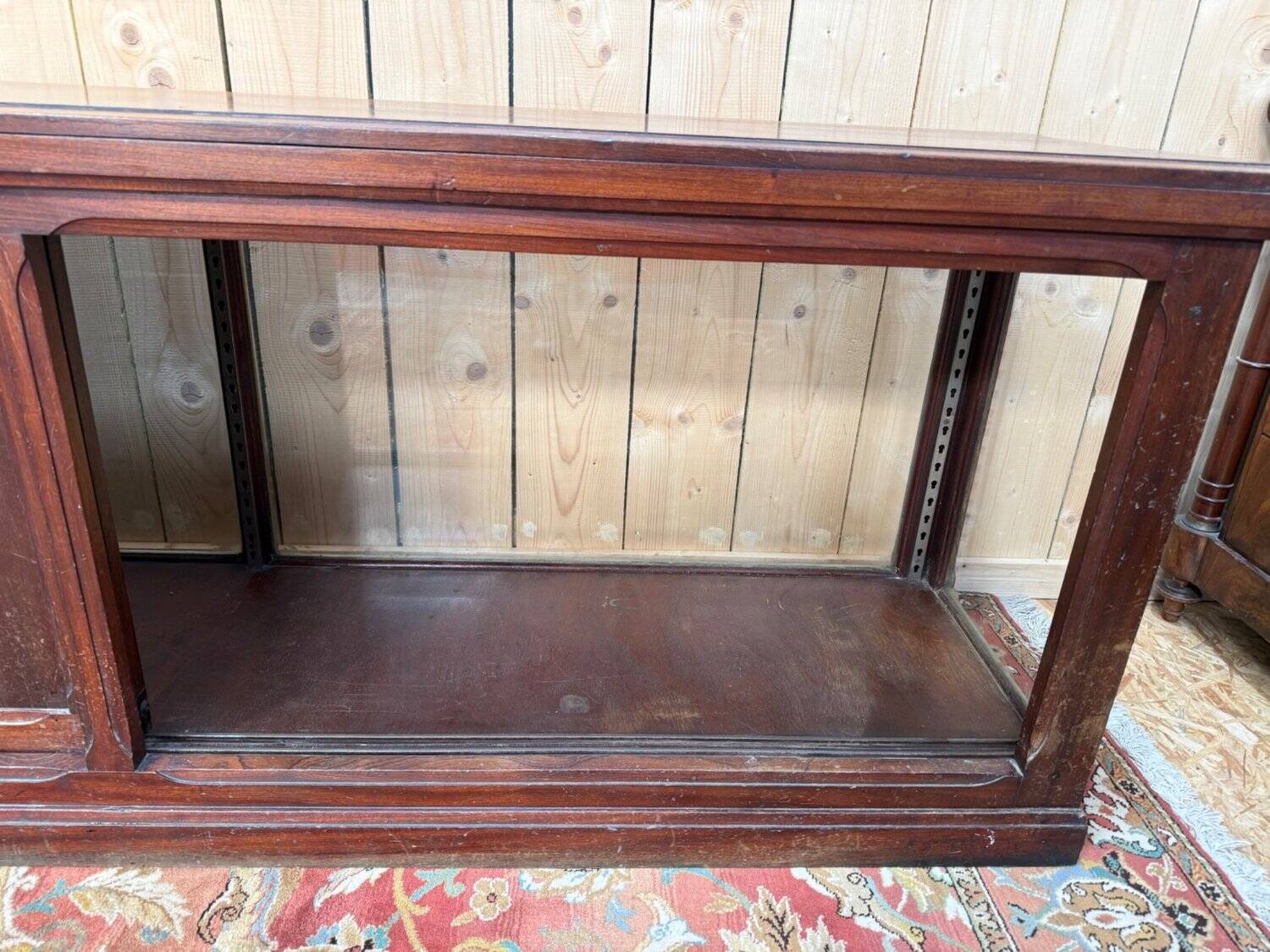 Art Deco trade counter – Display case and drawers – Stained mahogany wood – A
