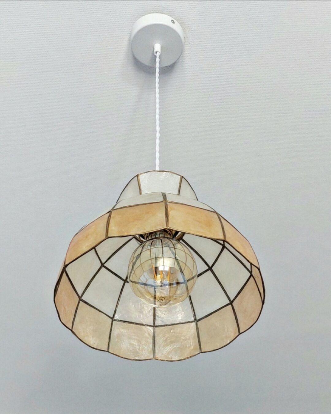 Vintage mother-of-pearl pendant lamp