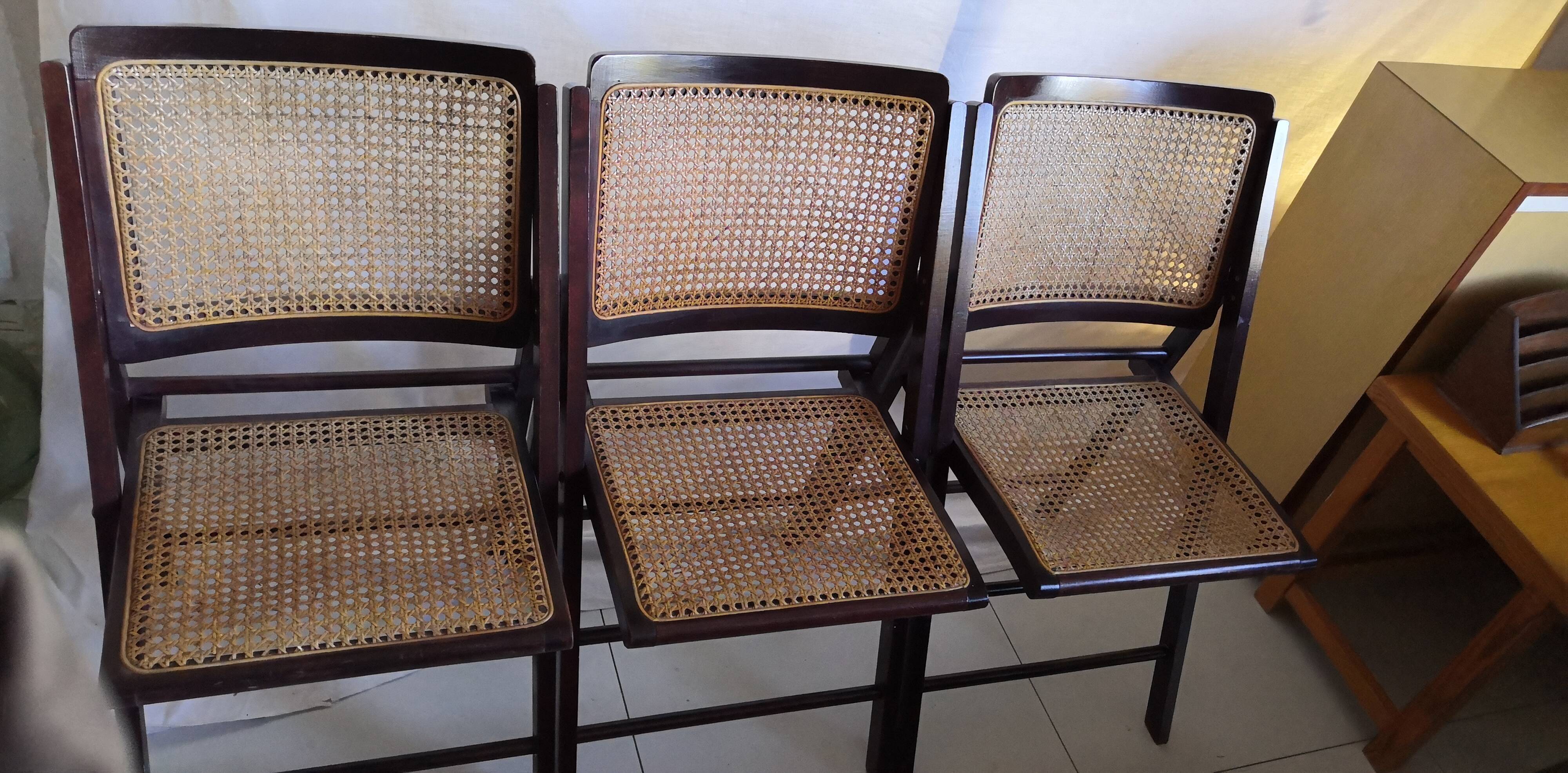 Trio de chaises pliantes en bois & cannage vintage années 60