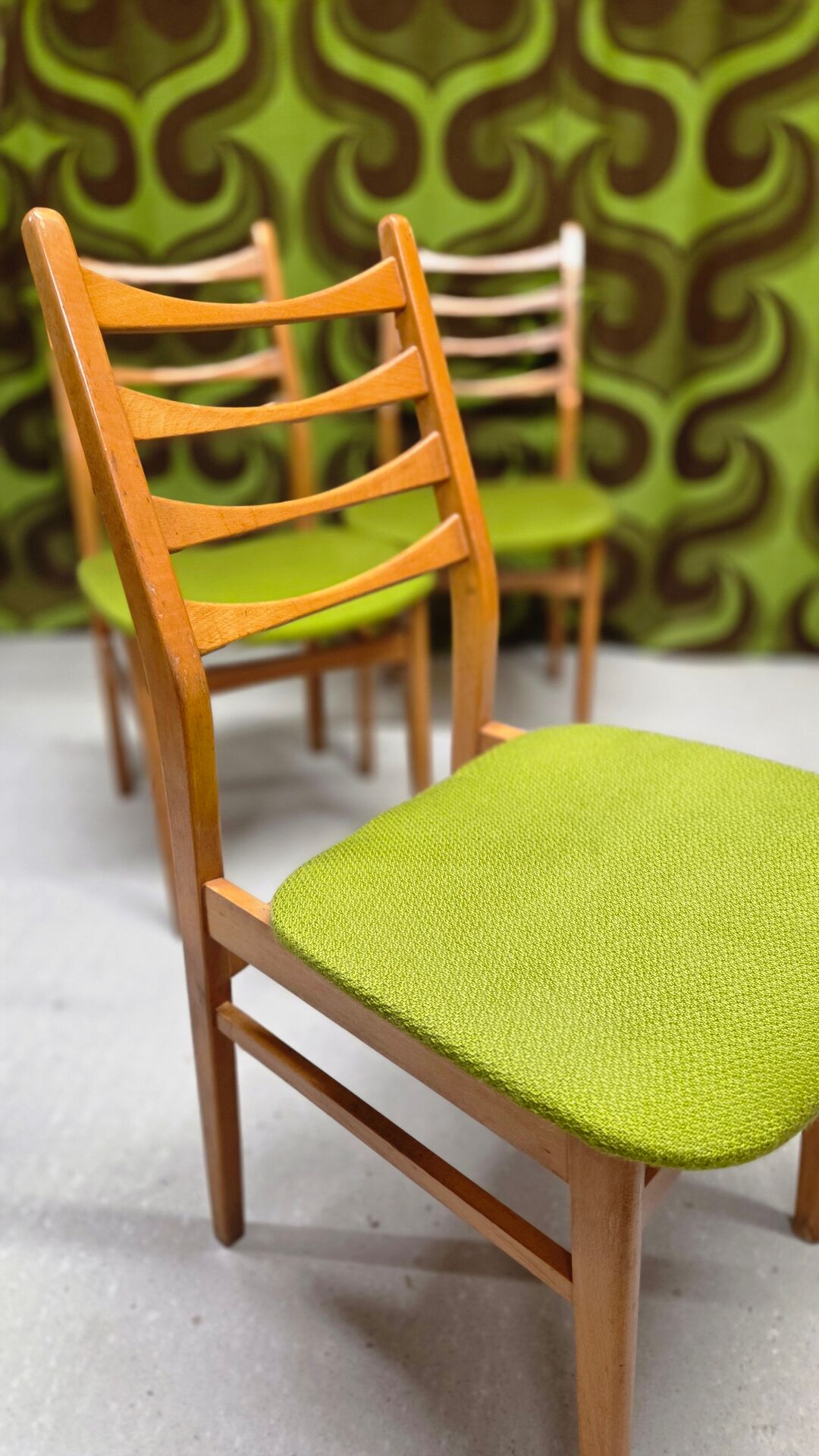 Lot of 4 Scandinavian chairs from the 1960s.