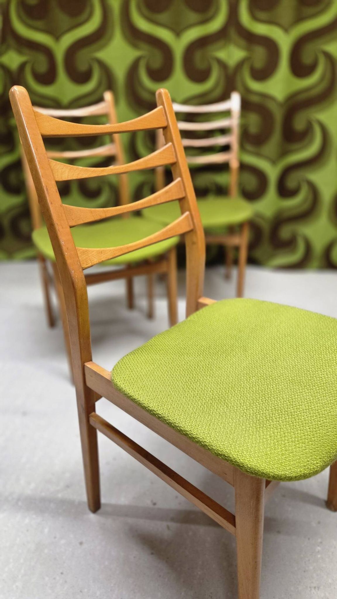Lot 4 chaises scandinave 1960