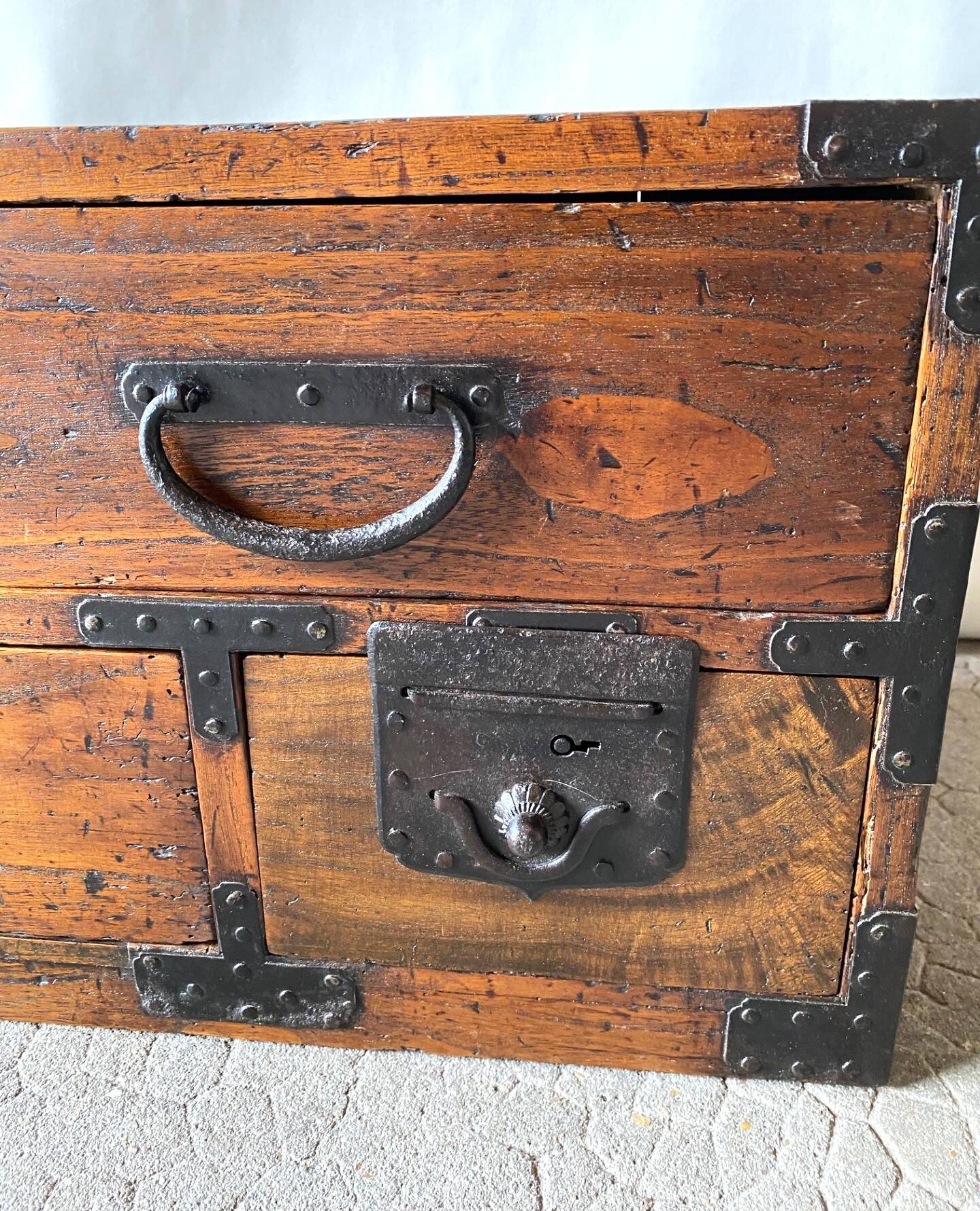 Japanese tansu chest