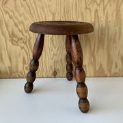 Tabouret tripode