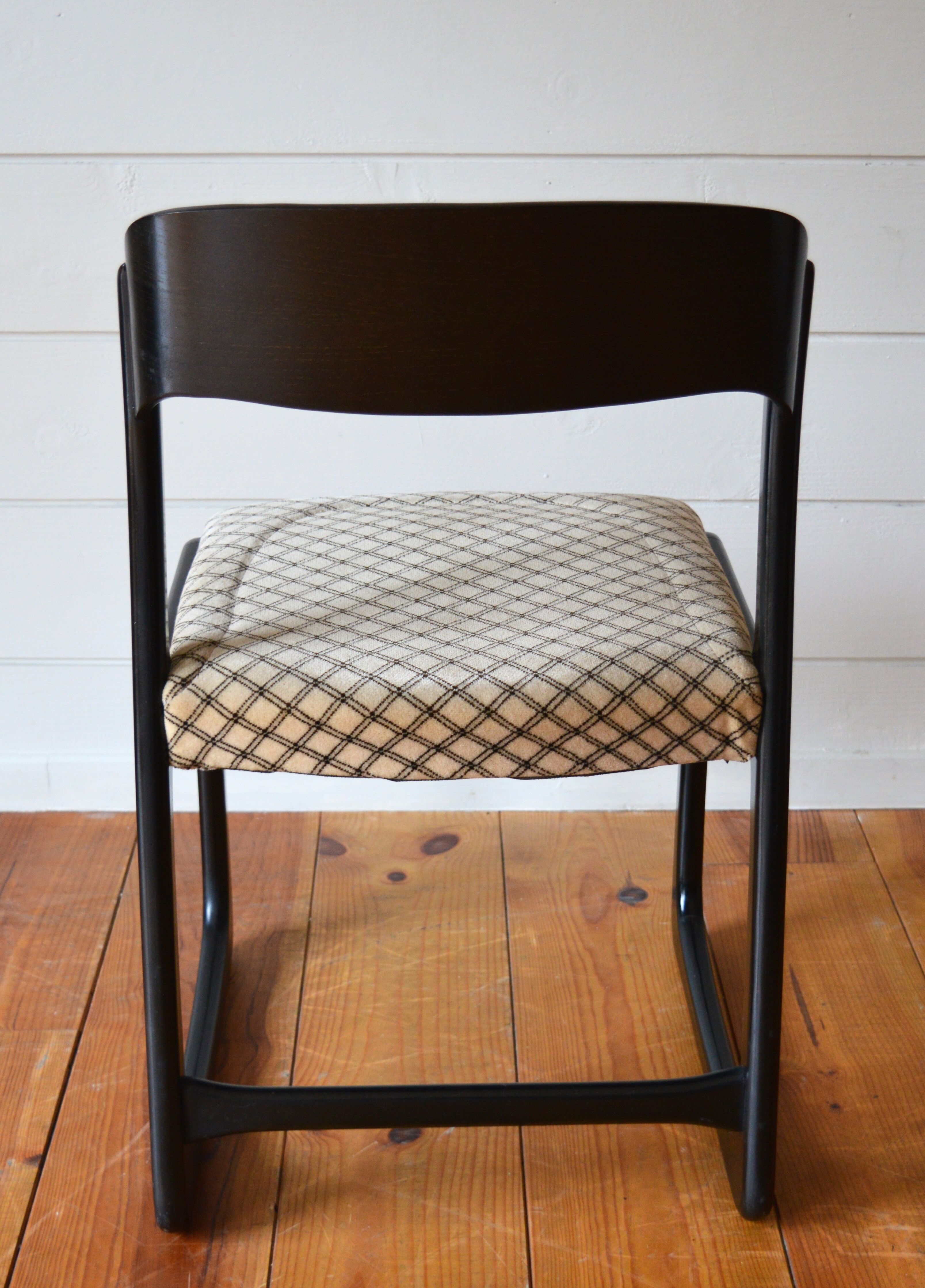 Ensemble table et chaises traîneau Baumann