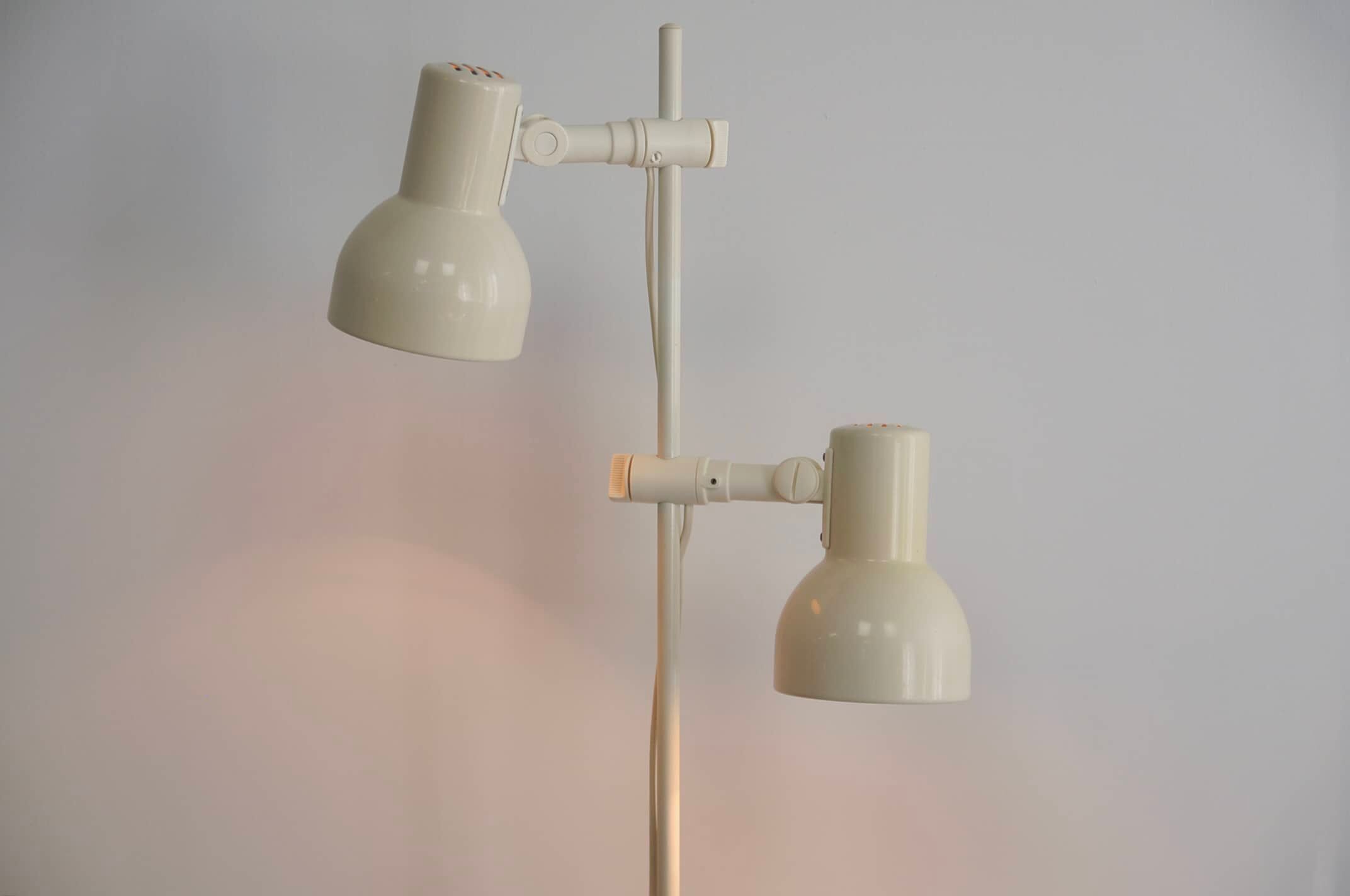 Lampadaire vintage en métal blanc, Ikea