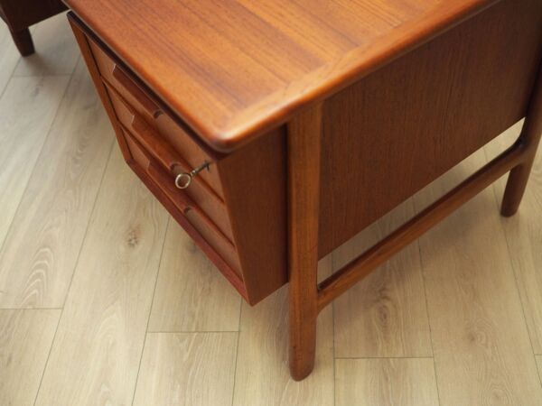 Bureau en teck, design danois, années 1970, fabrication : Omann Jun