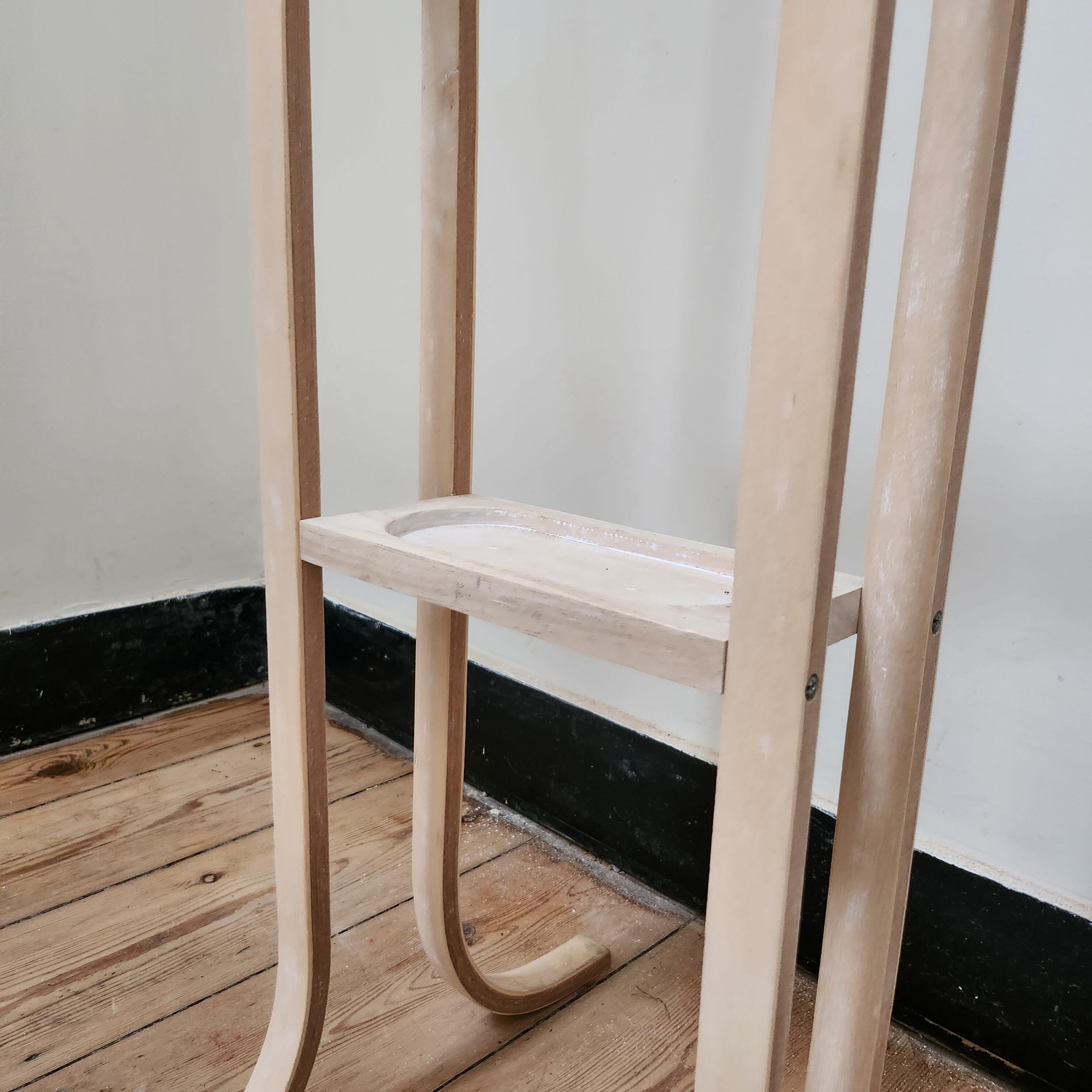 Mute valet from the 70