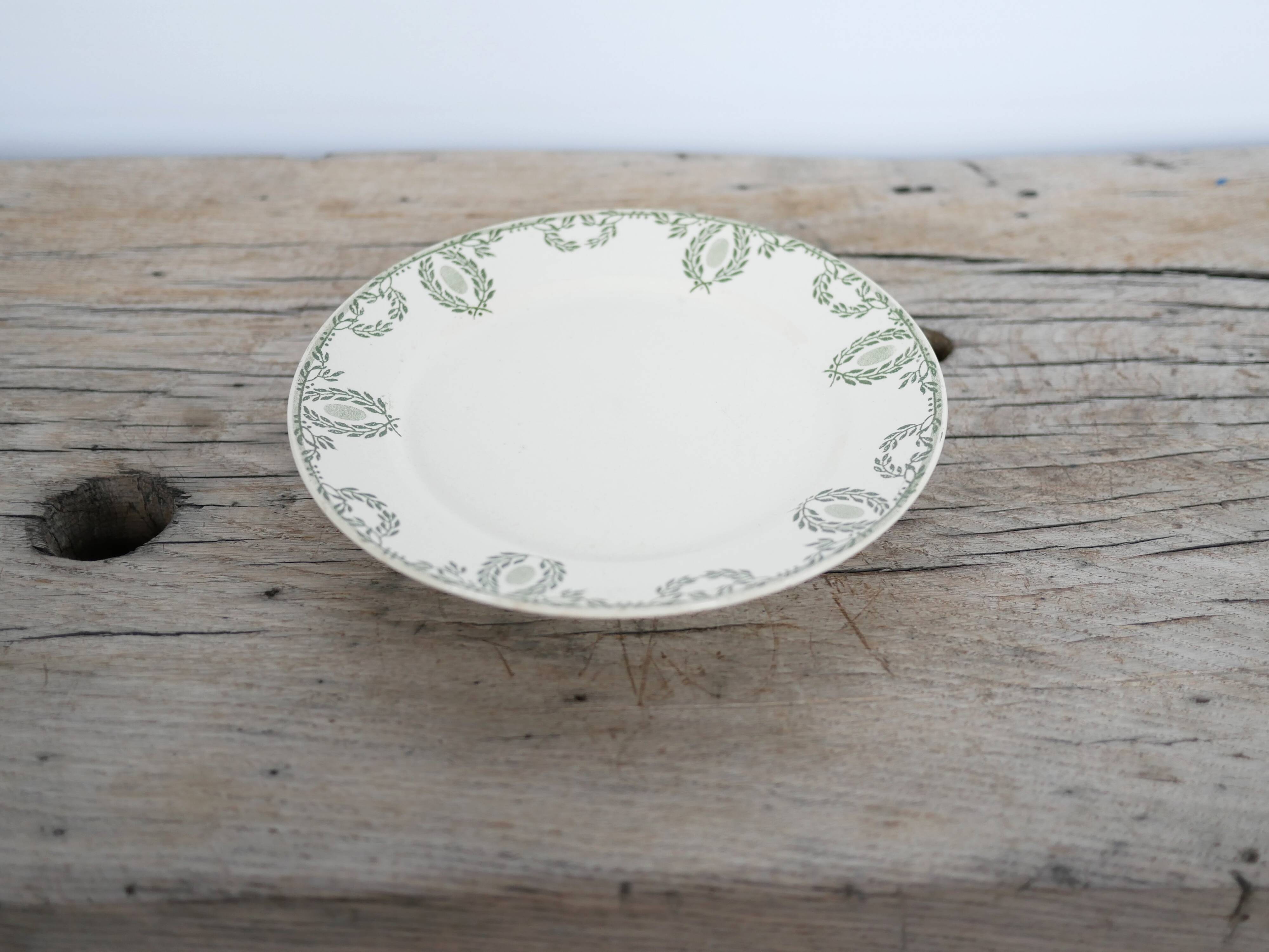 Cake dish on foot, old compotier by the Sarreguemines factory, France