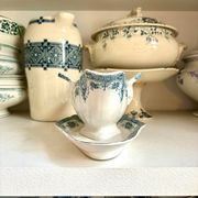 Saucière en terre de fer bleue et blanche