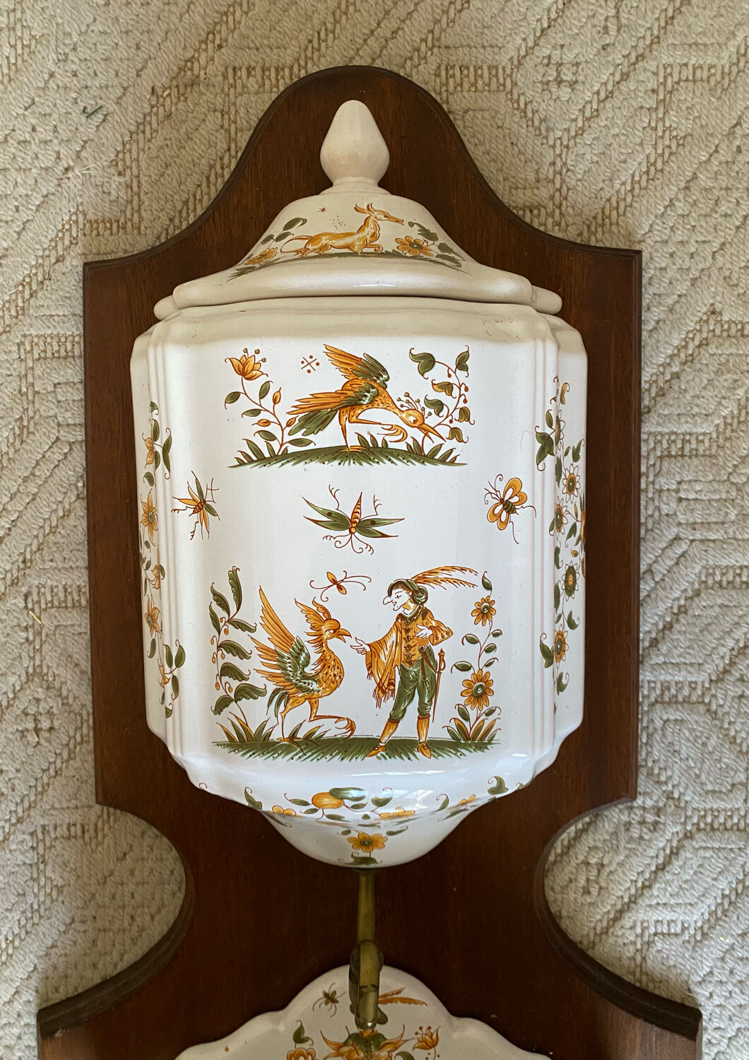 Earthenware wall fountain from Moustiers