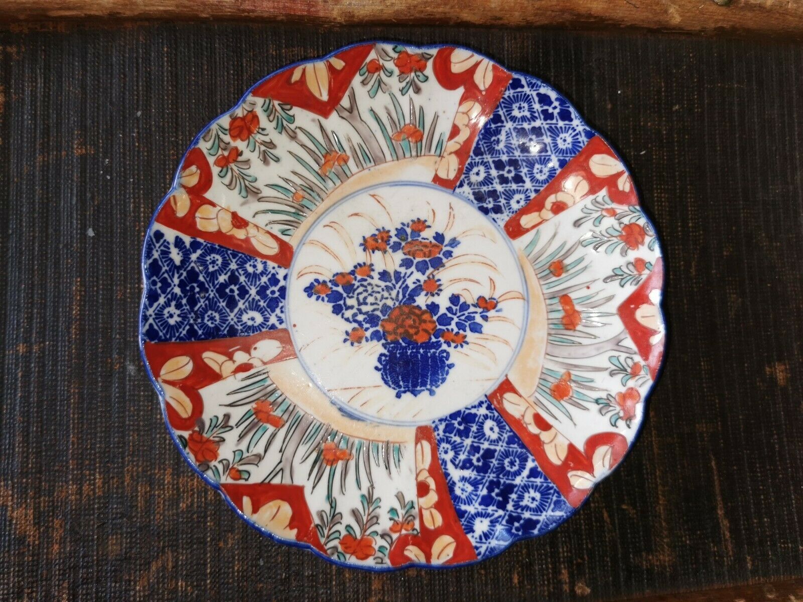 Plate Imari ceramic Asian porcelain