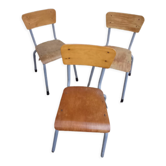 Chaises d'école hauteur standard