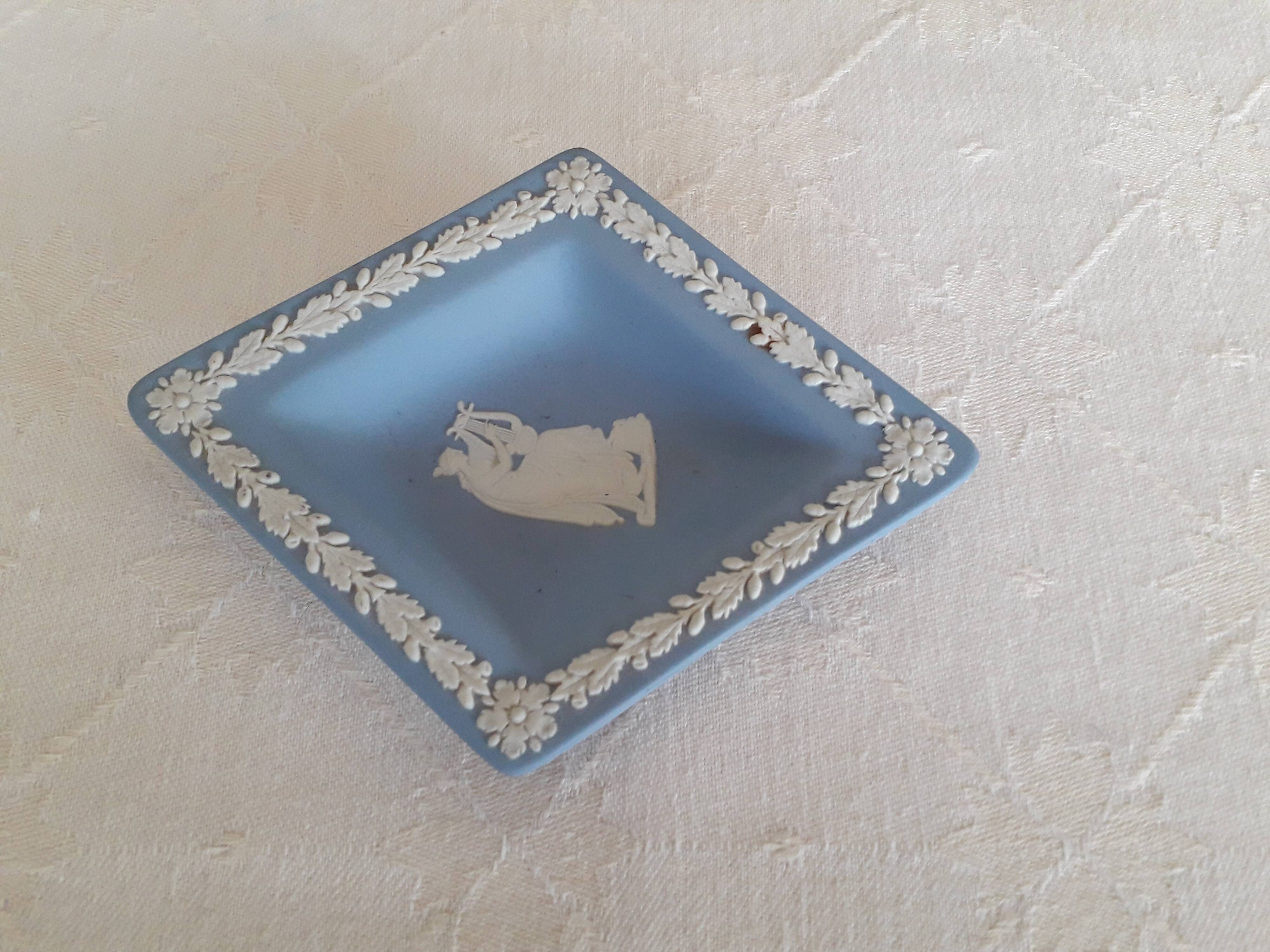 Wegdwood ceramic pocket emptier