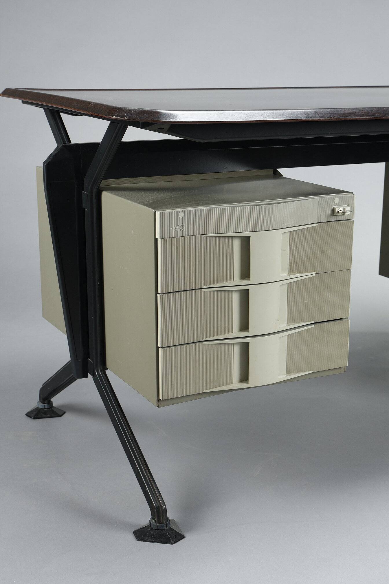 Large "ARCO" desk for Olivetti by BBPR