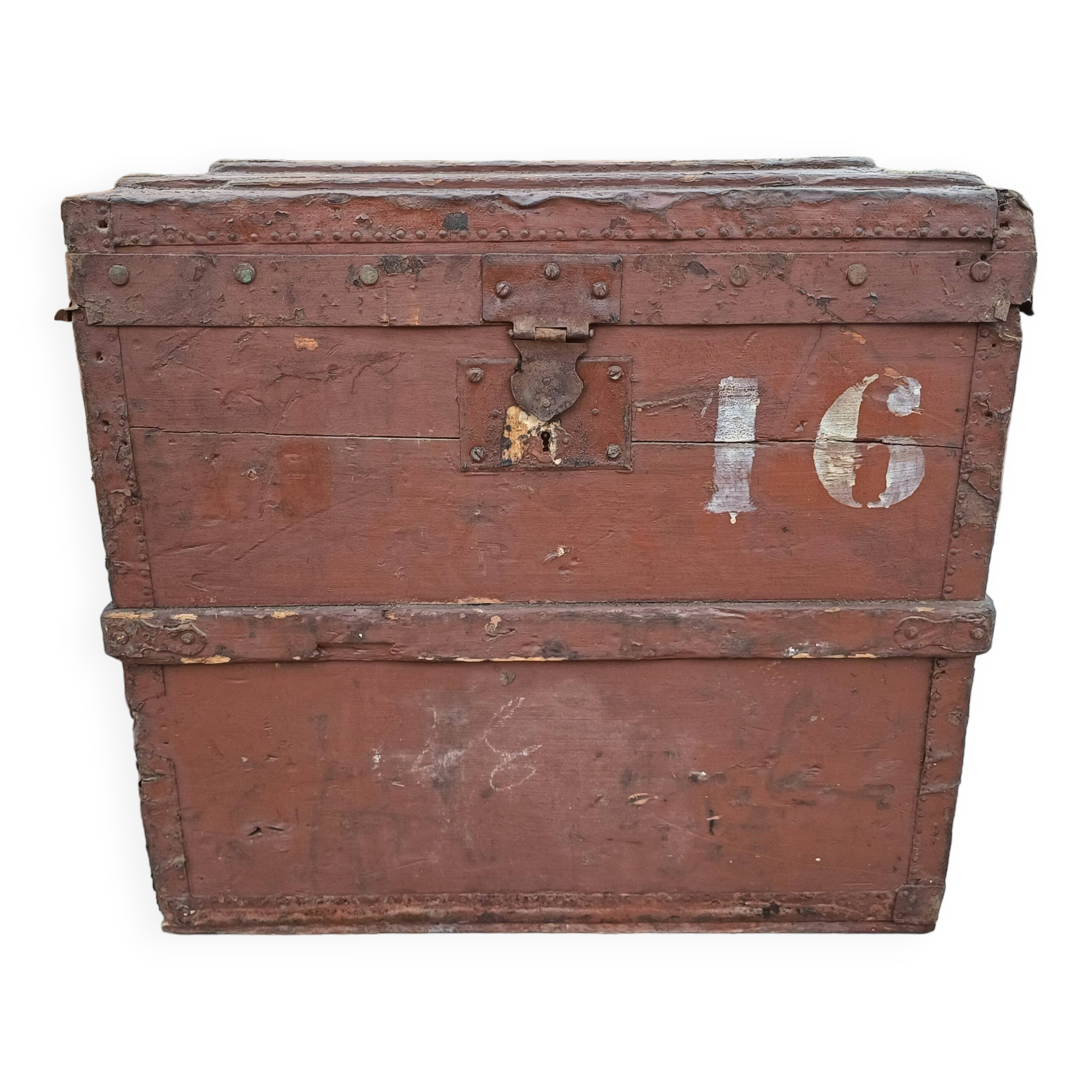 Square wooden trunk