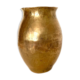 Vase en laiton martelé