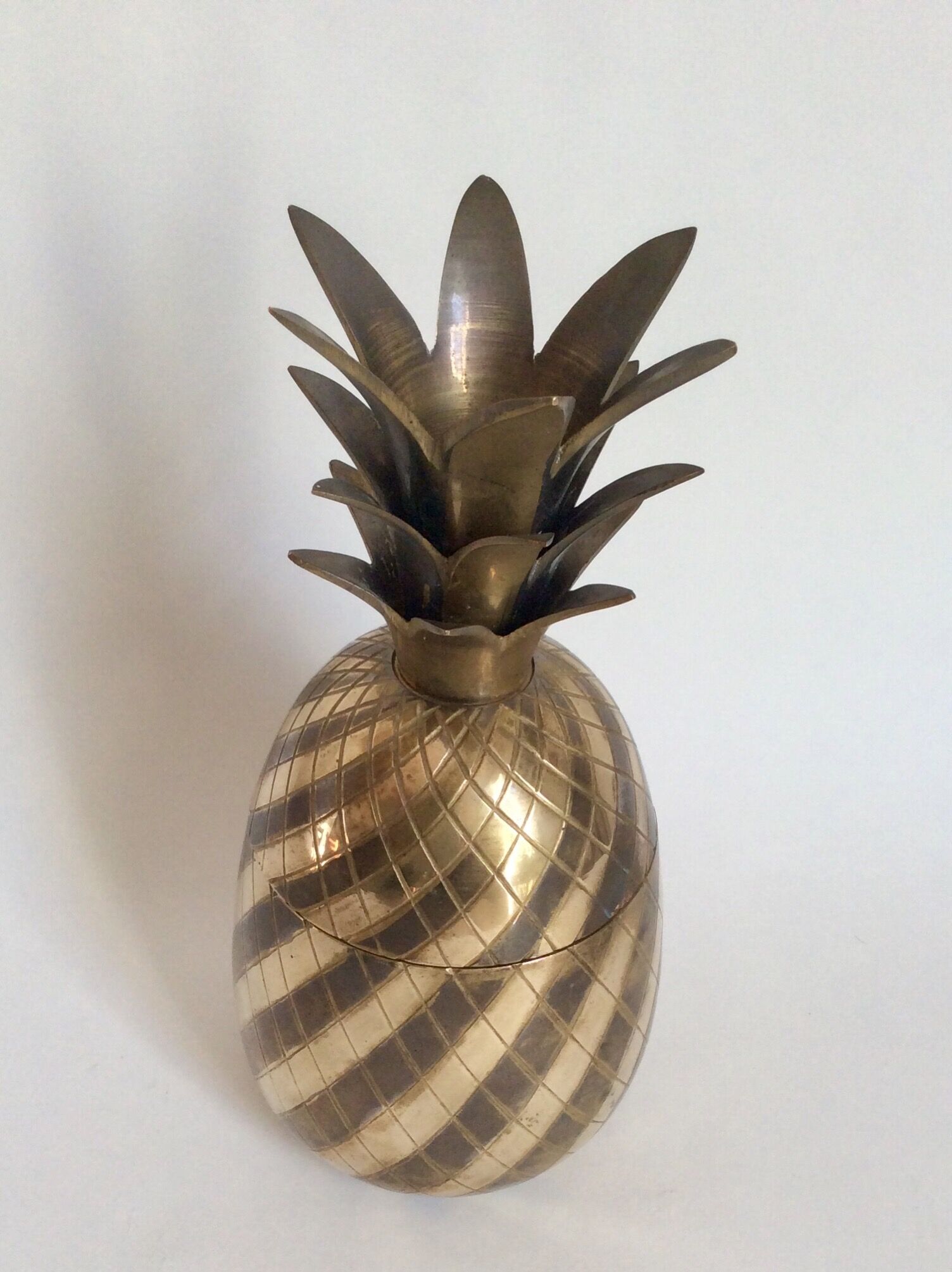 Brass pineapple