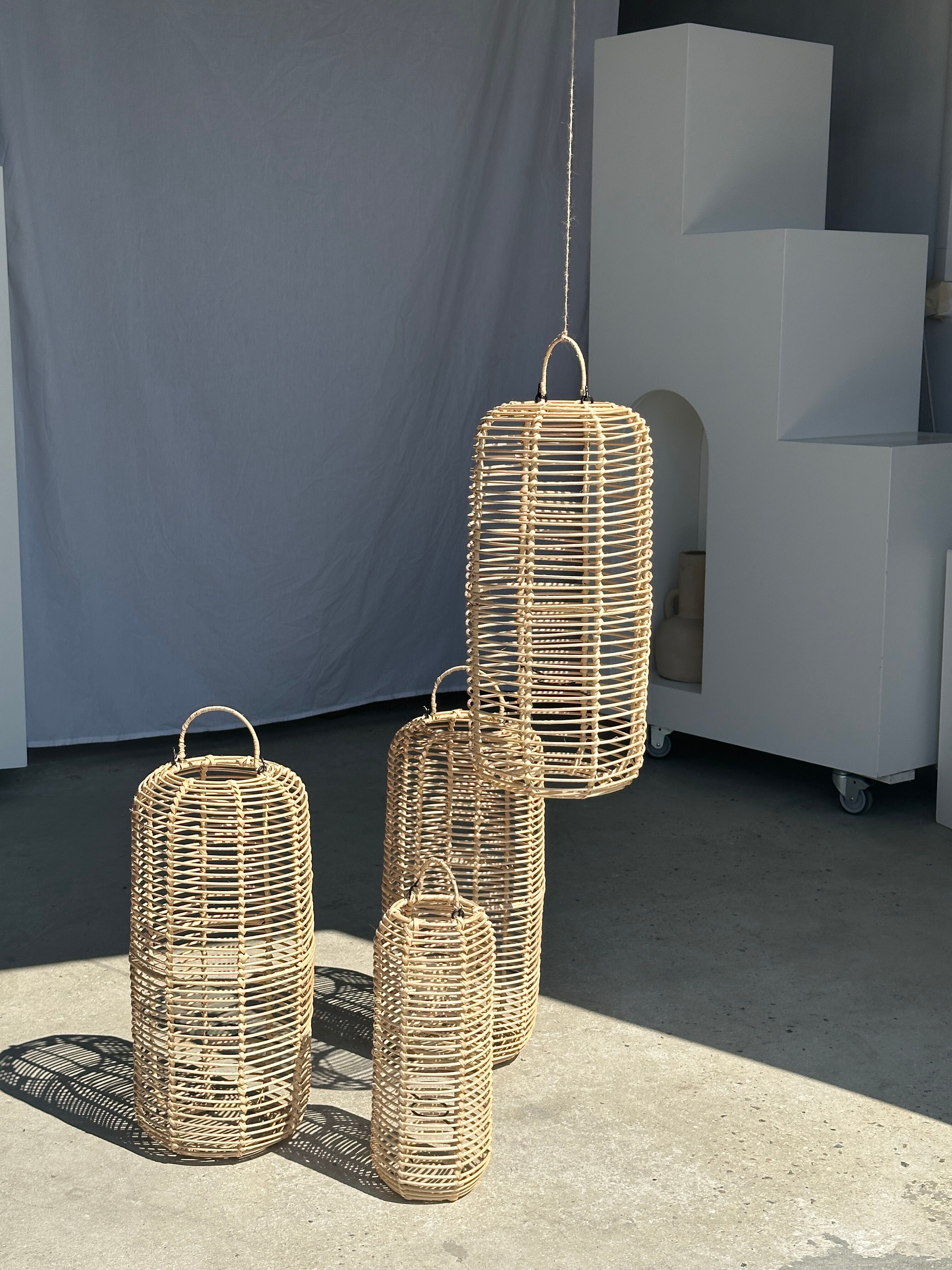 Small lantern-shaped rattan suspension H35 D15