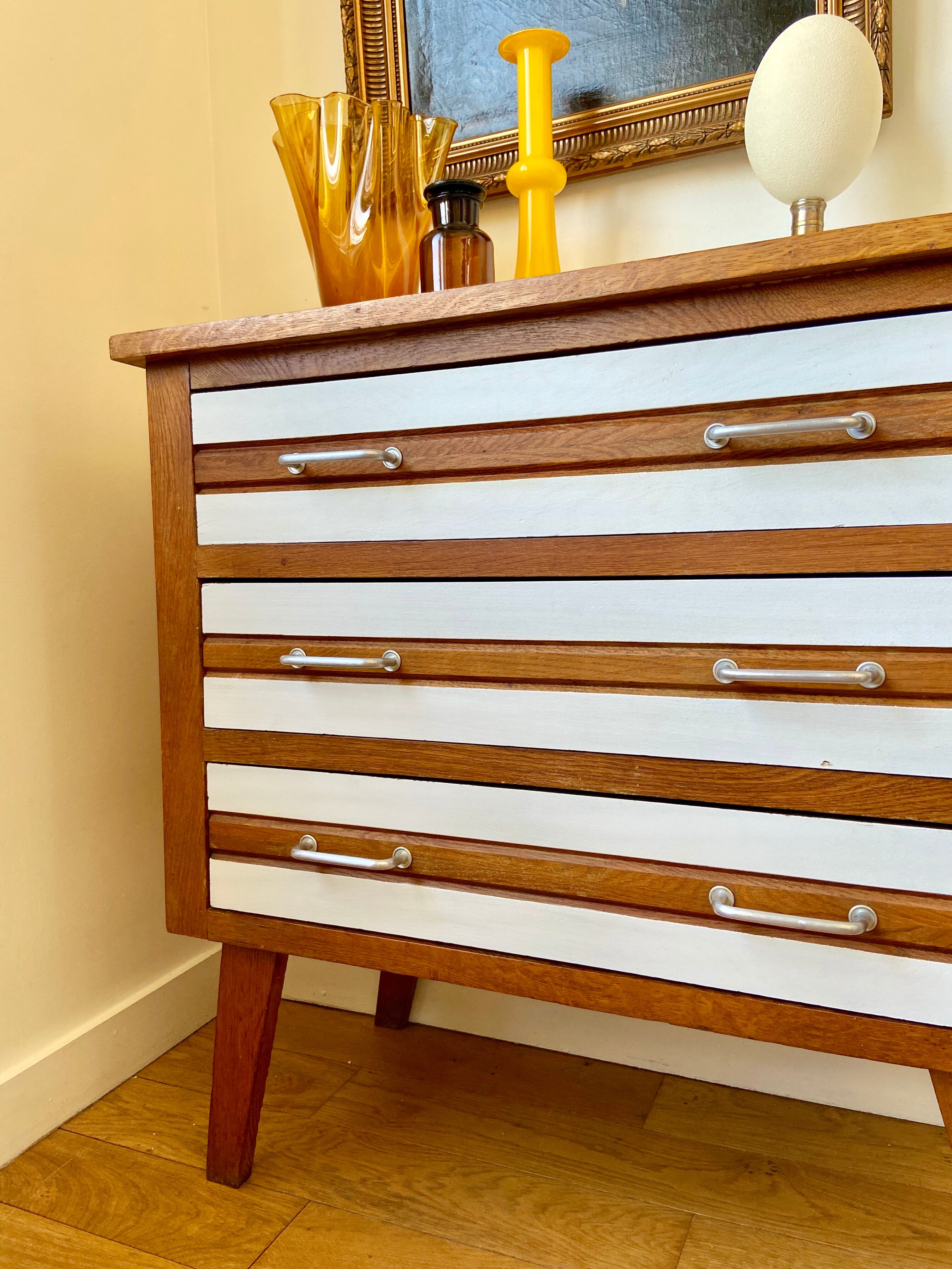 Commode en bois trois tiroirs