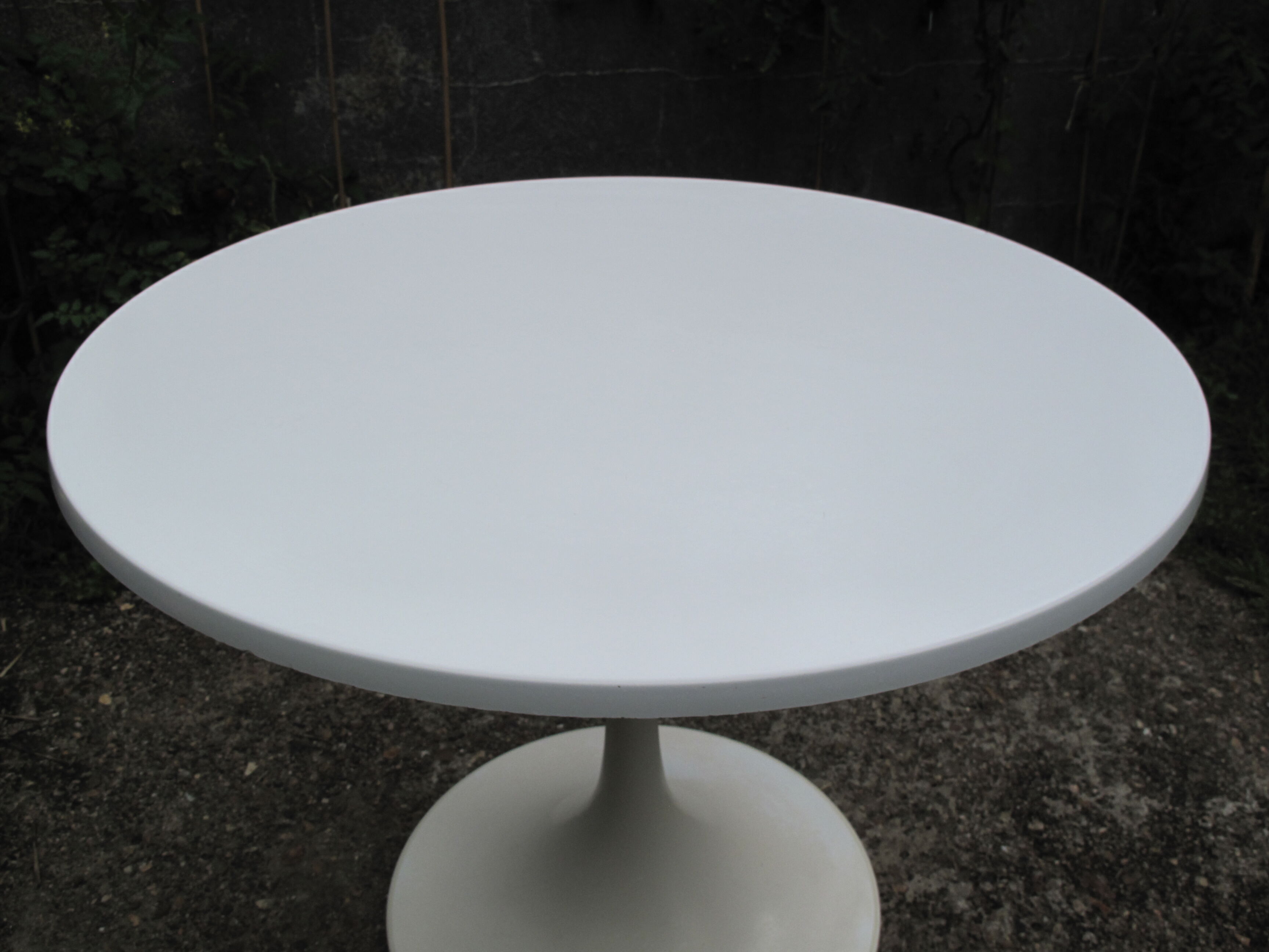 Werzalit Dining Room Tulip Table Molded Laminate