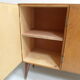 Buffet vintage avec 3 portes.