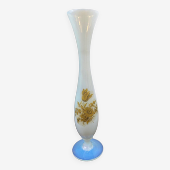 Vase en opaline