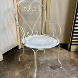 Fauteuil de jardin en fer forgé blanc