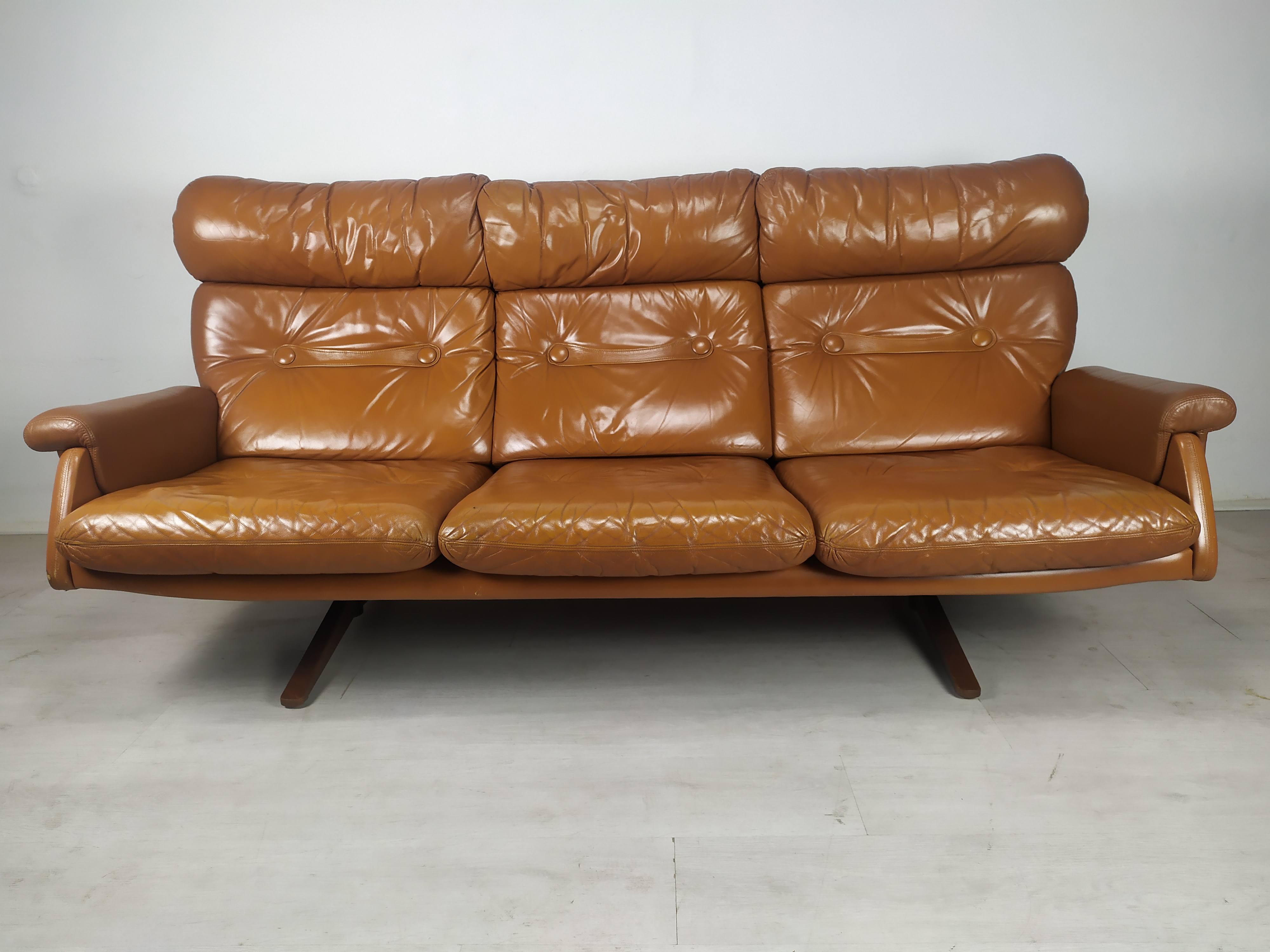 Scandinavian fawn leather sofa
