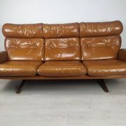 Canapé cuir fauve scandinave