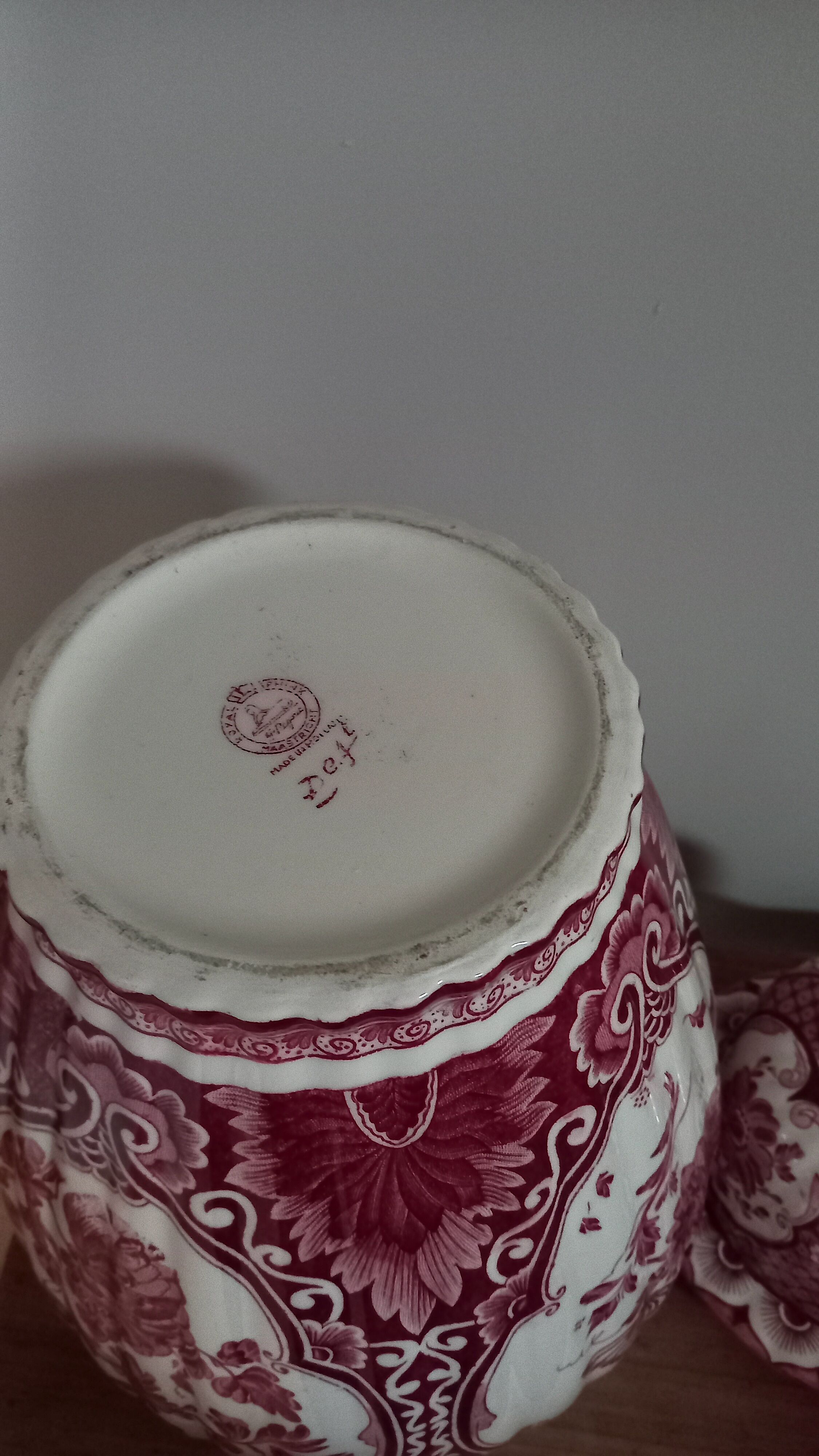 Covered vase Royal Sphinx Maastricht Petrus Regout & Co