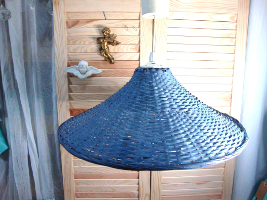 Blue wicker suspension