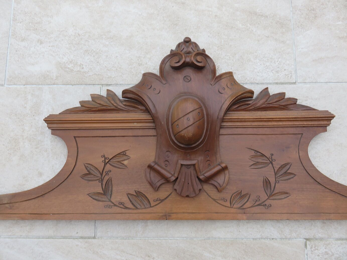 Pediment Walnut