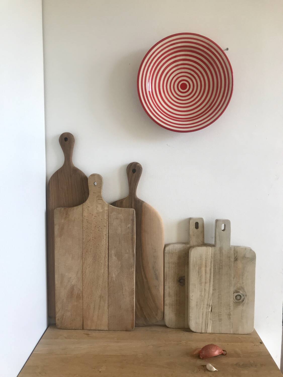 Round Moroccan terracotta dish, striped patterns