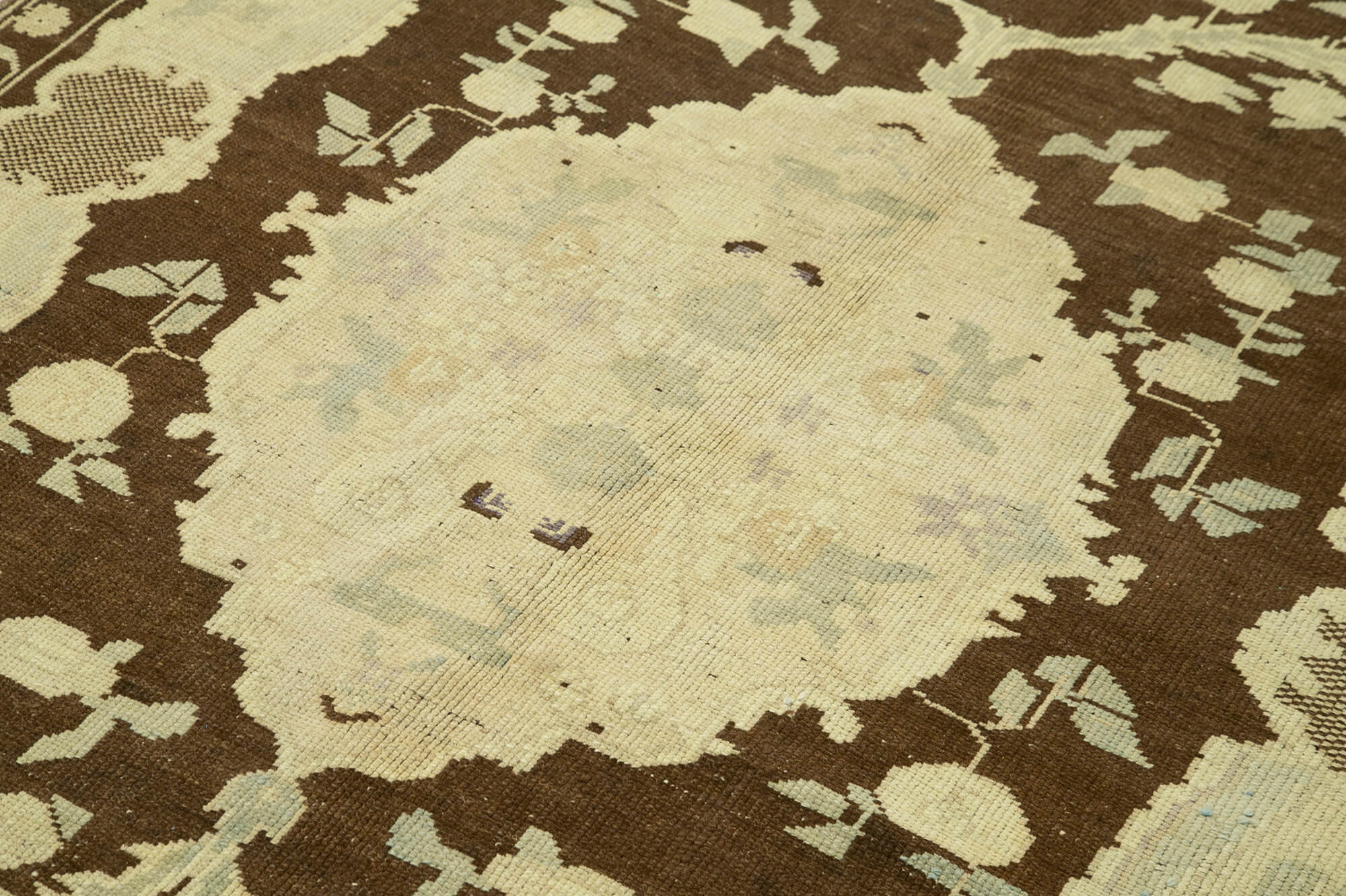 1960s handmade oriental beige carpet 148 cm x 228 cm