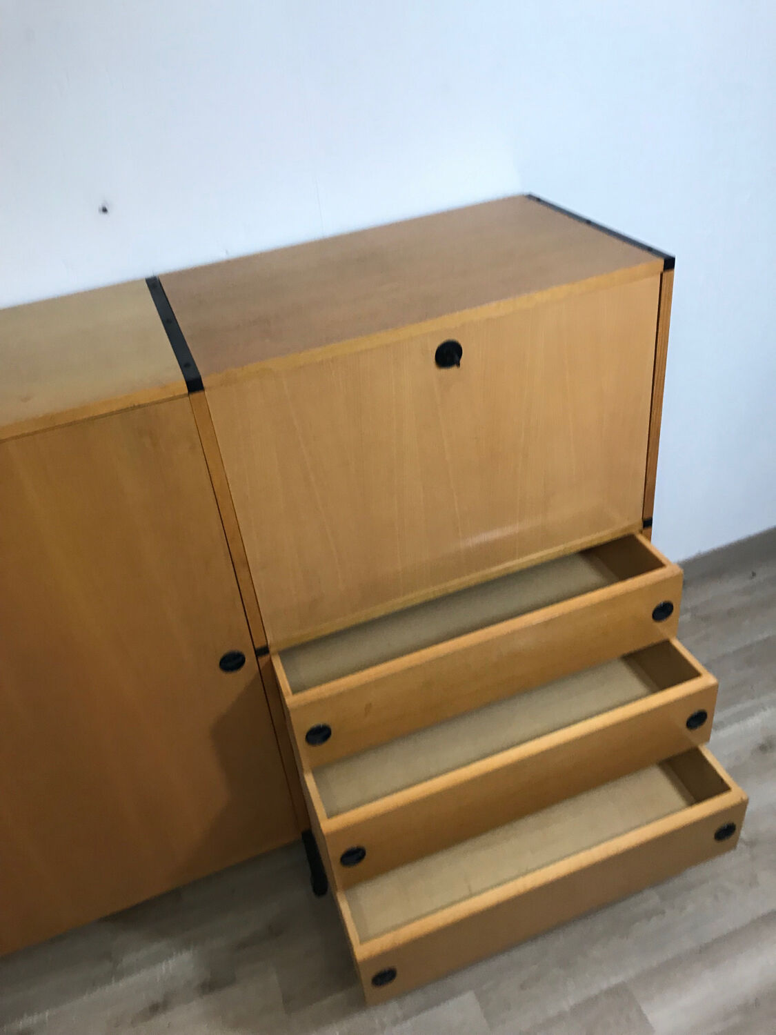 Office secretary A.R.P. Minvielle edition