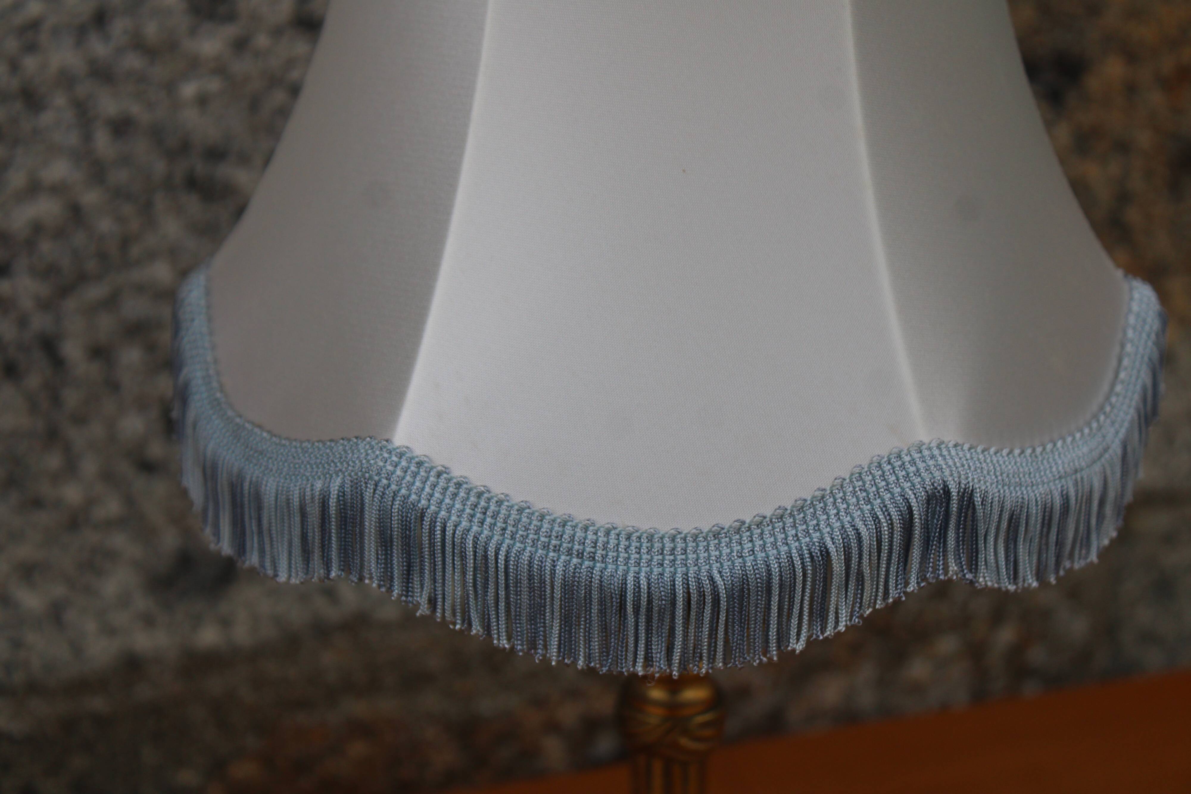 Vintage brass lamp with fringed shade – H35 cm, Ø20 cm