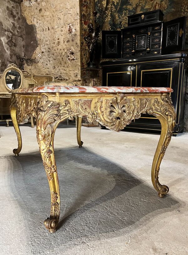Table de milieu en bois doré d’époque napoléon iii dessus de marbre rouge