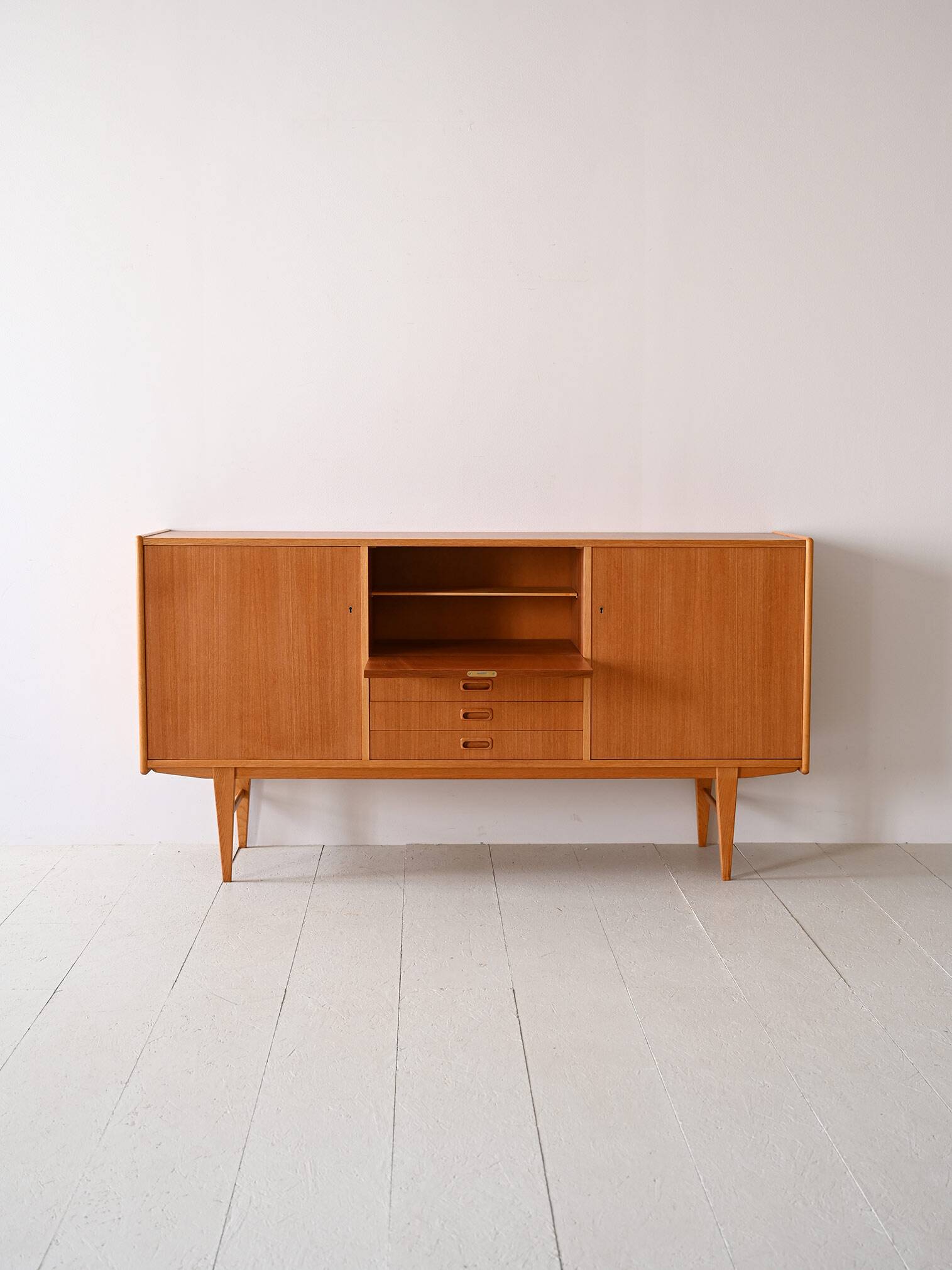 Oak sideboard with drawers