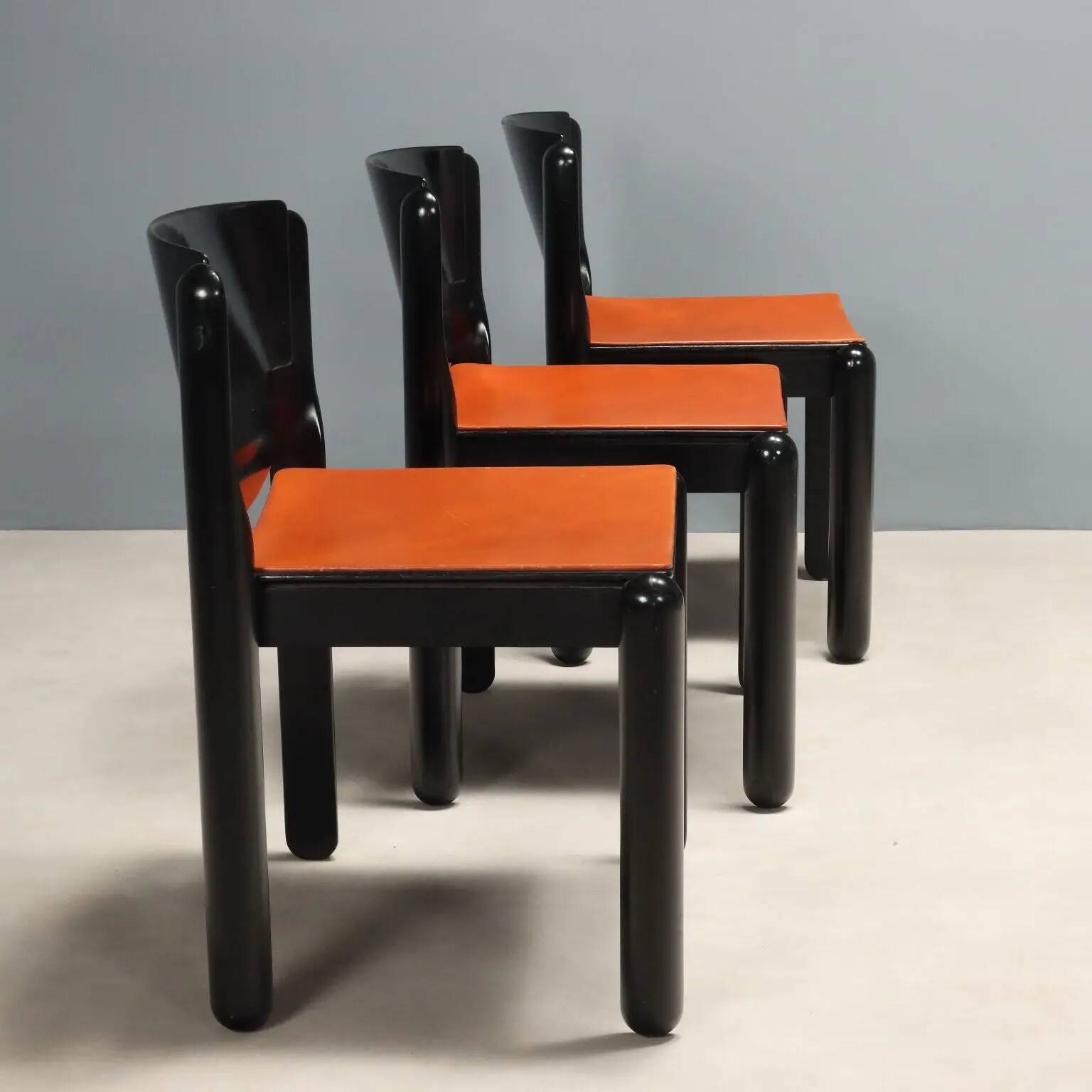 Chaises Cassina 122 vintage design Vico Magistretti Italie 1960s-1970s