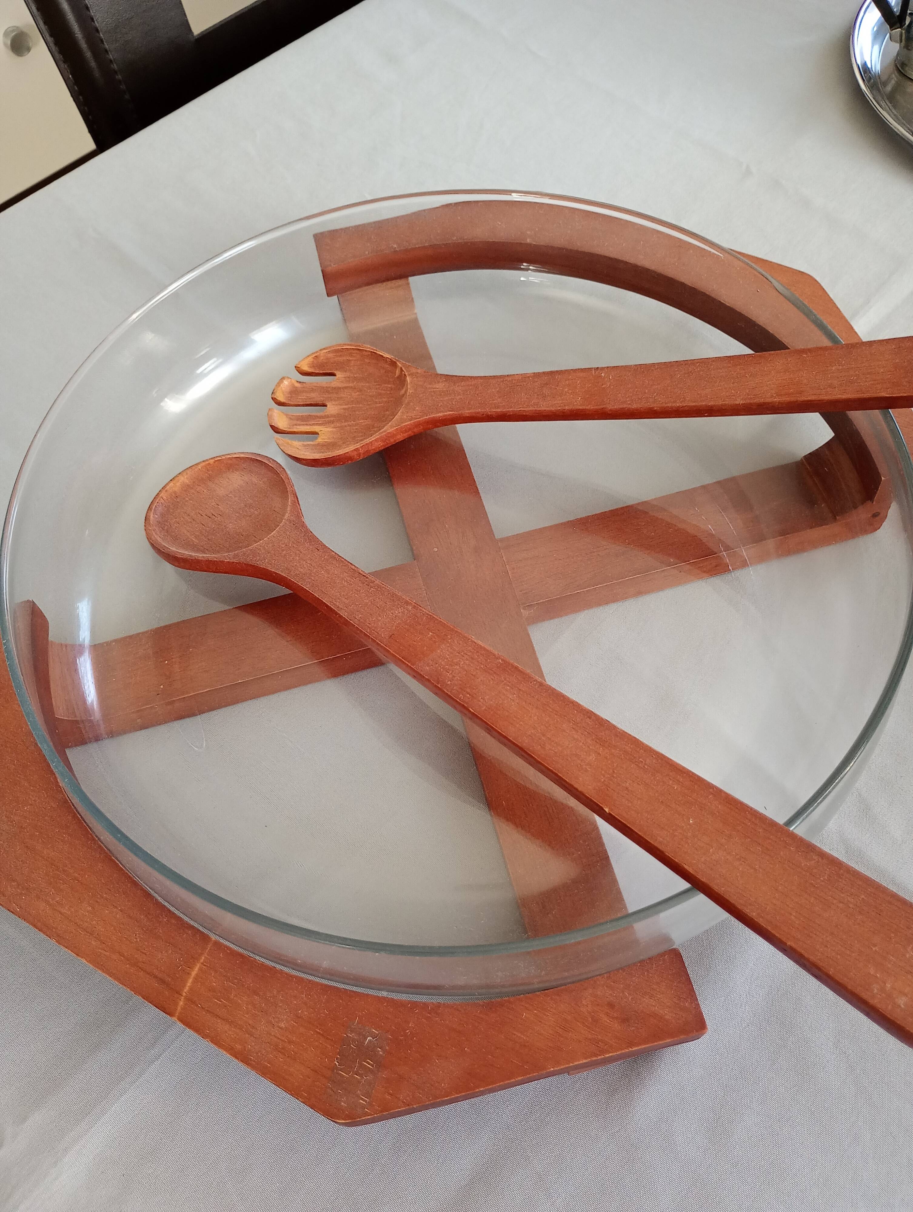 large convivial salad bowl in teak and glass