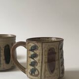 Set of 2 glazed ceramic coffee mugs from around 1970.