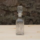 Carafe en verre ciselé