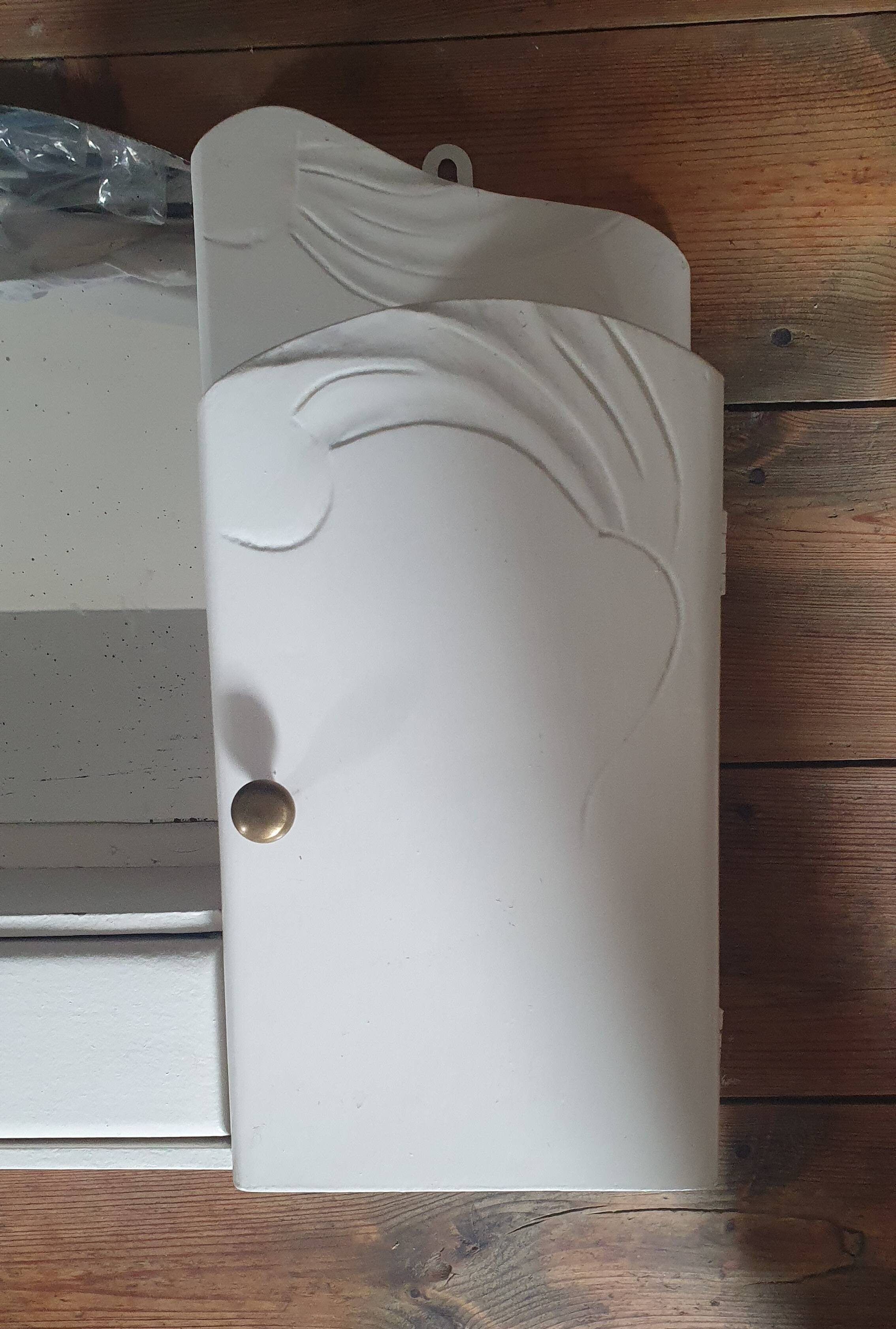 Bathroom wall cabinet