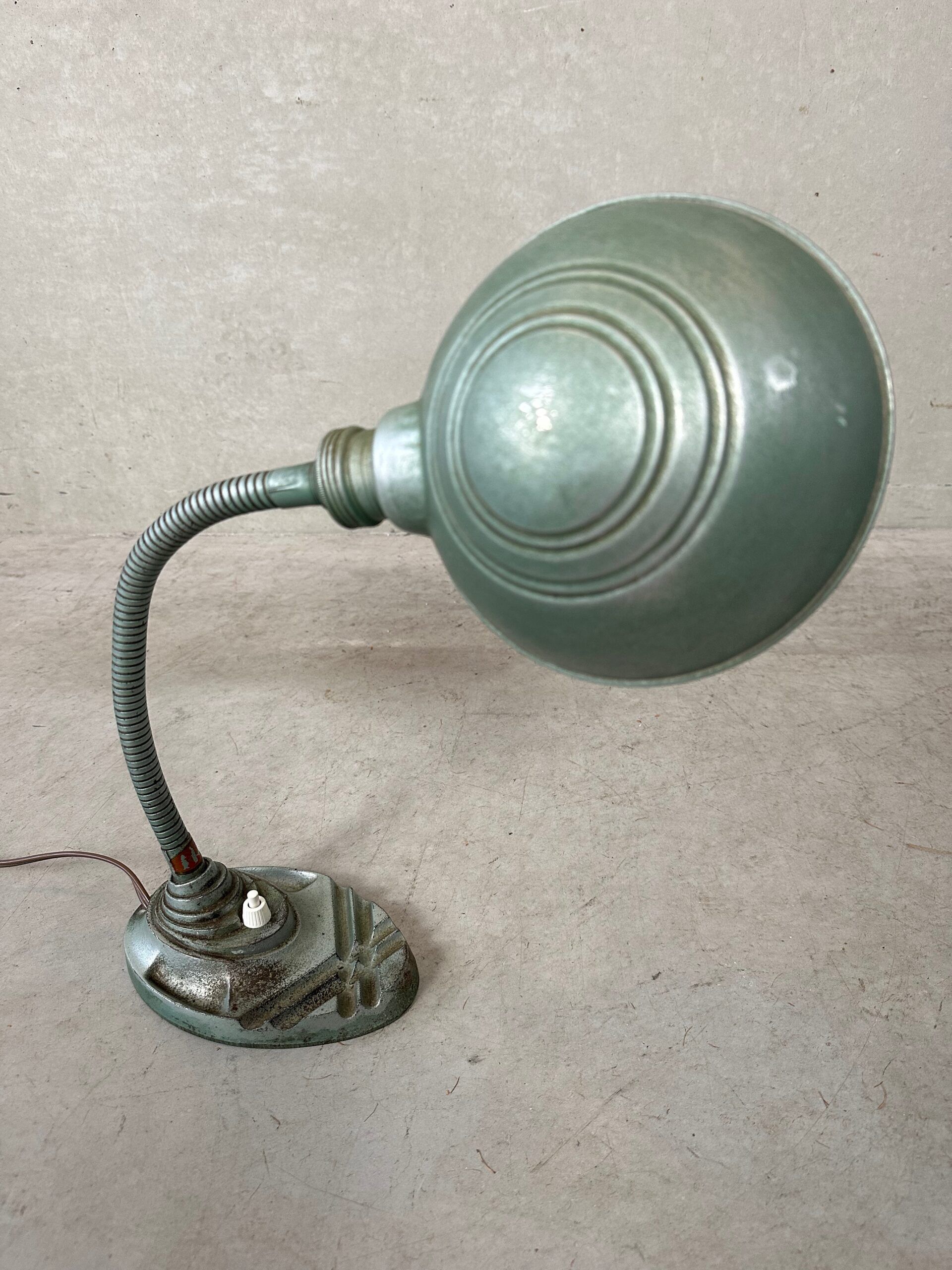 Vintage industrial art deco lamp – Erpé