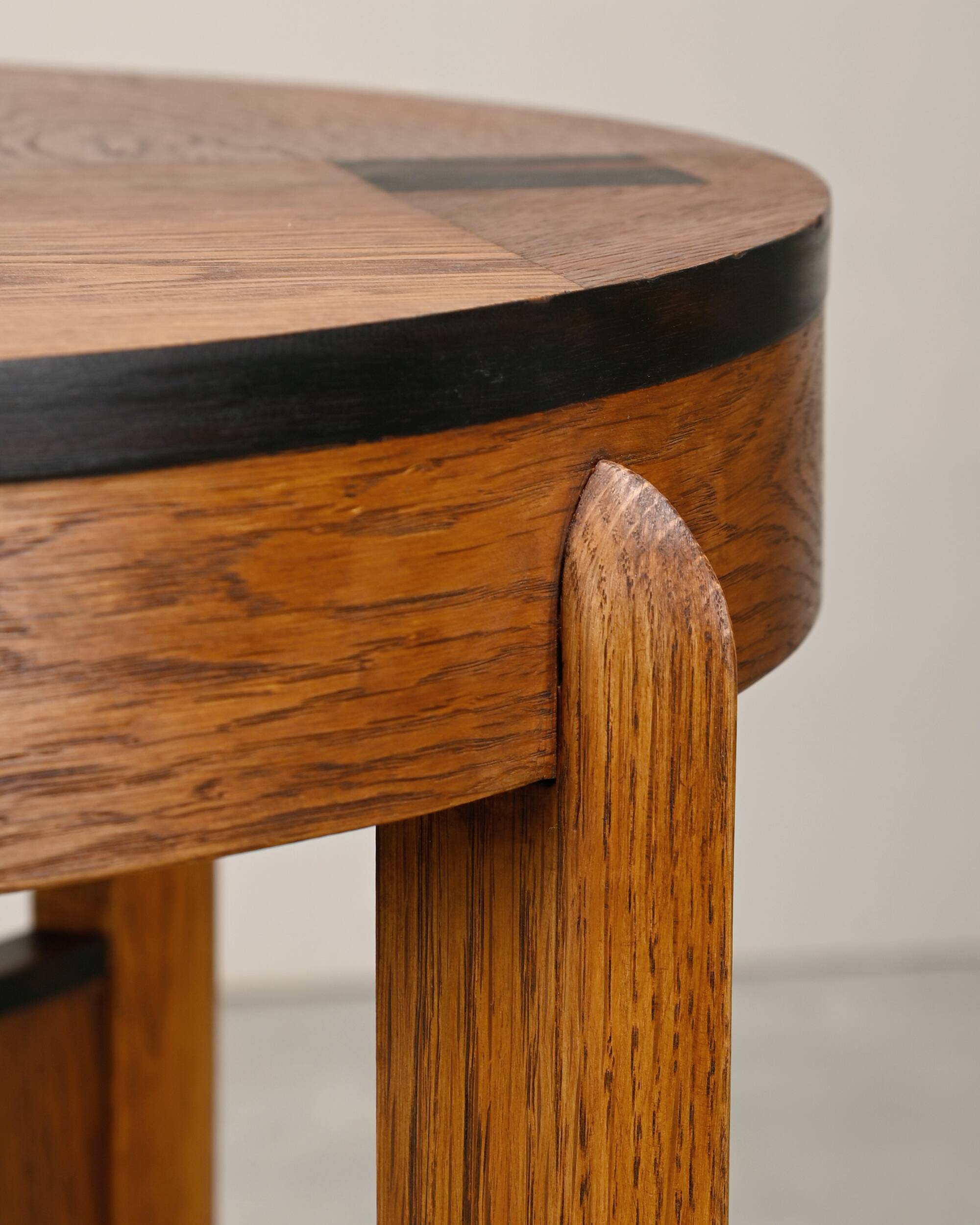 Dutch Art Deco Modernist Amsterdam School side table in Oak